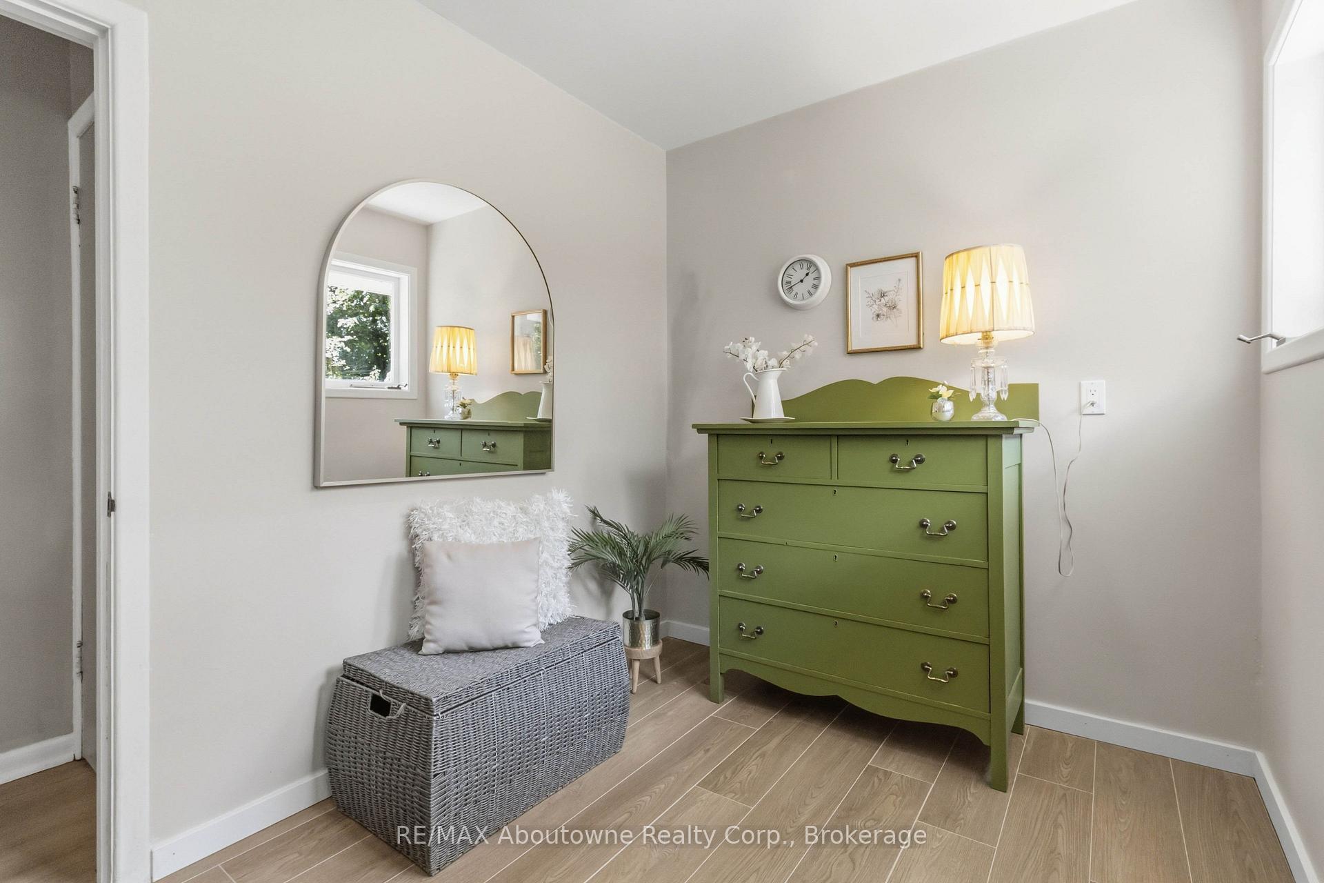 Photo 20 of 974 Unsworth Avenue, Burlington, Bayview — HOMEH