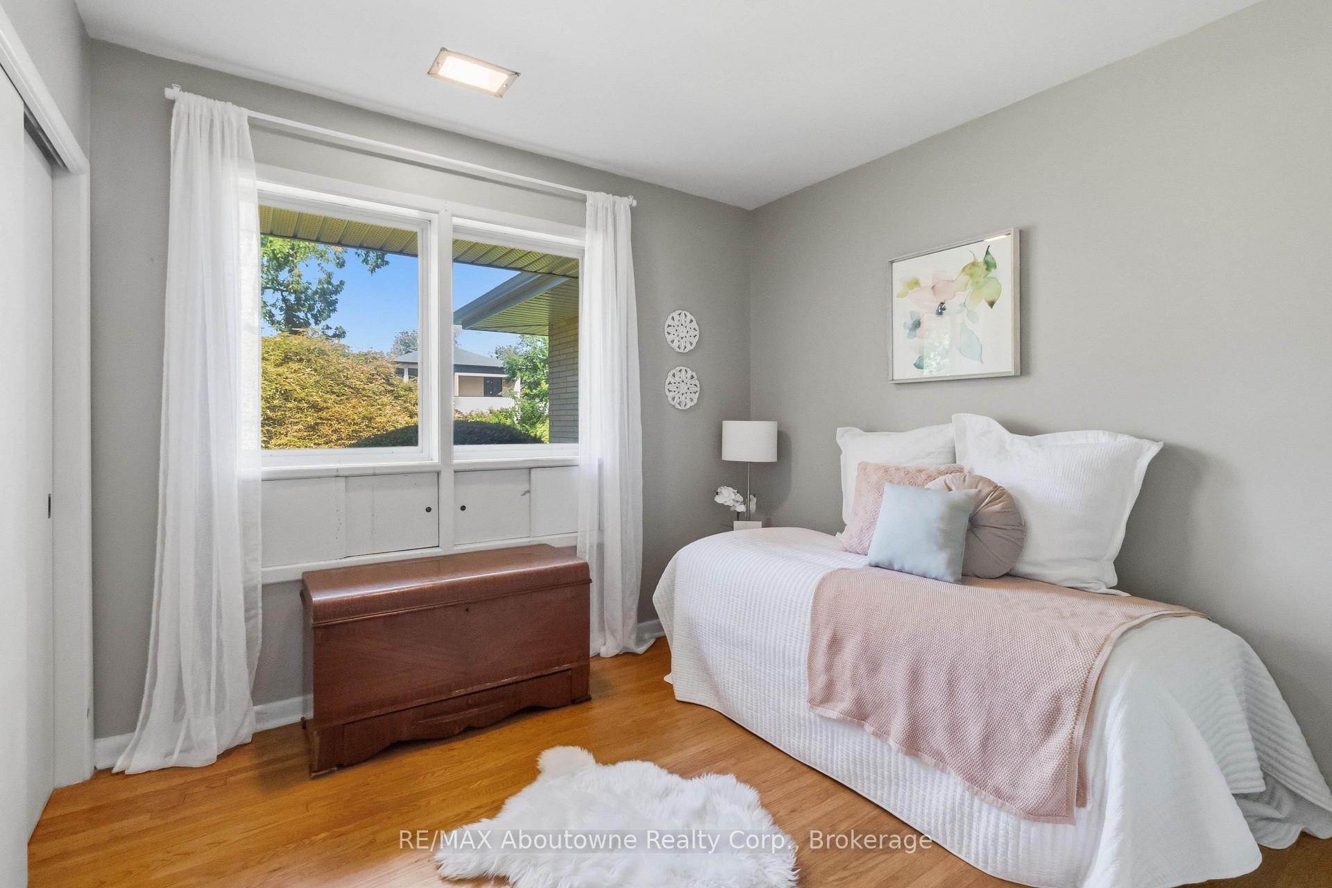 Photo 21 of 974 Unsworth Avenue, Burlington, Bayview — HOMEH
