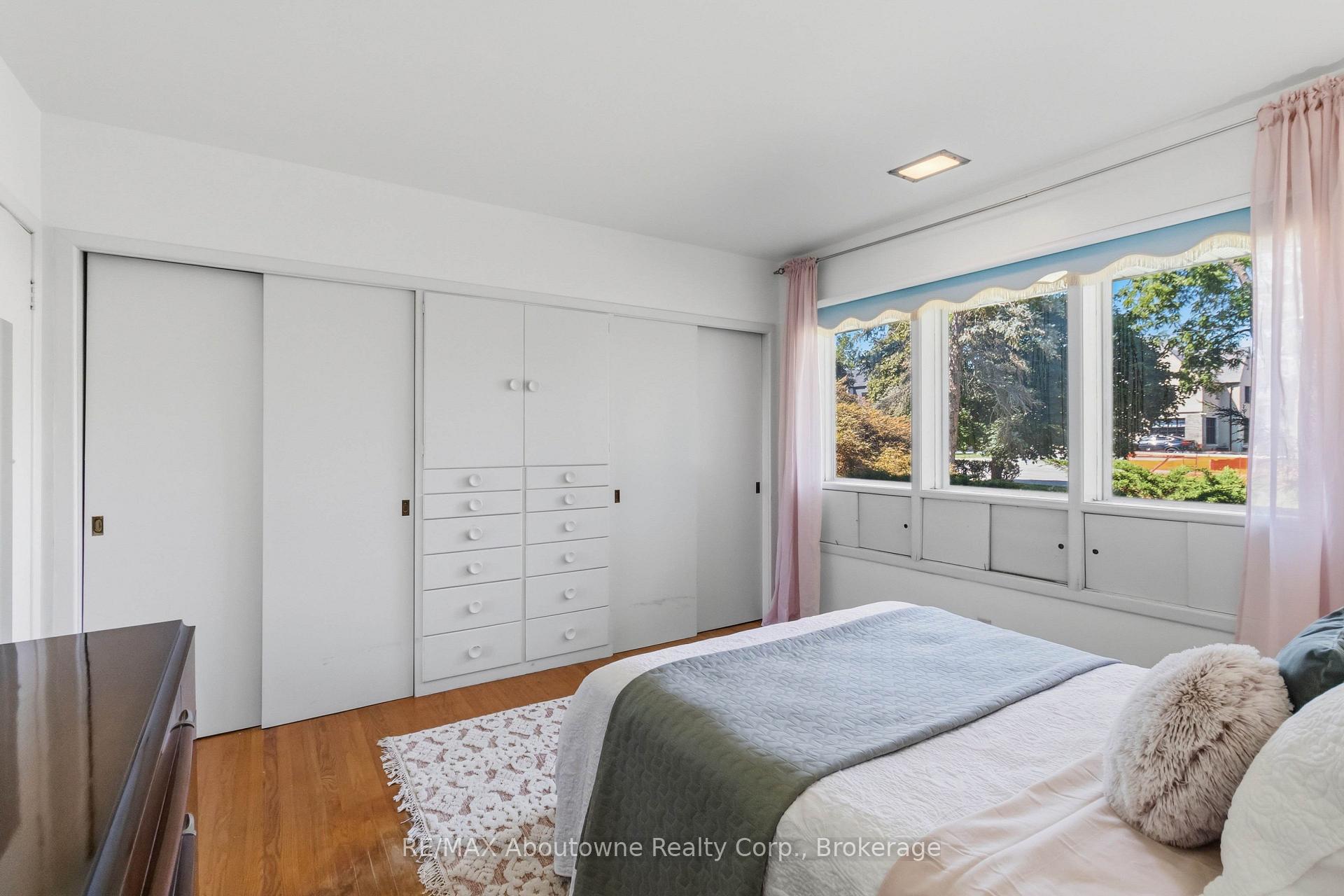 Photo 26 of 974 Unsworth Avenue, Burlington, Bayview — HOMEH