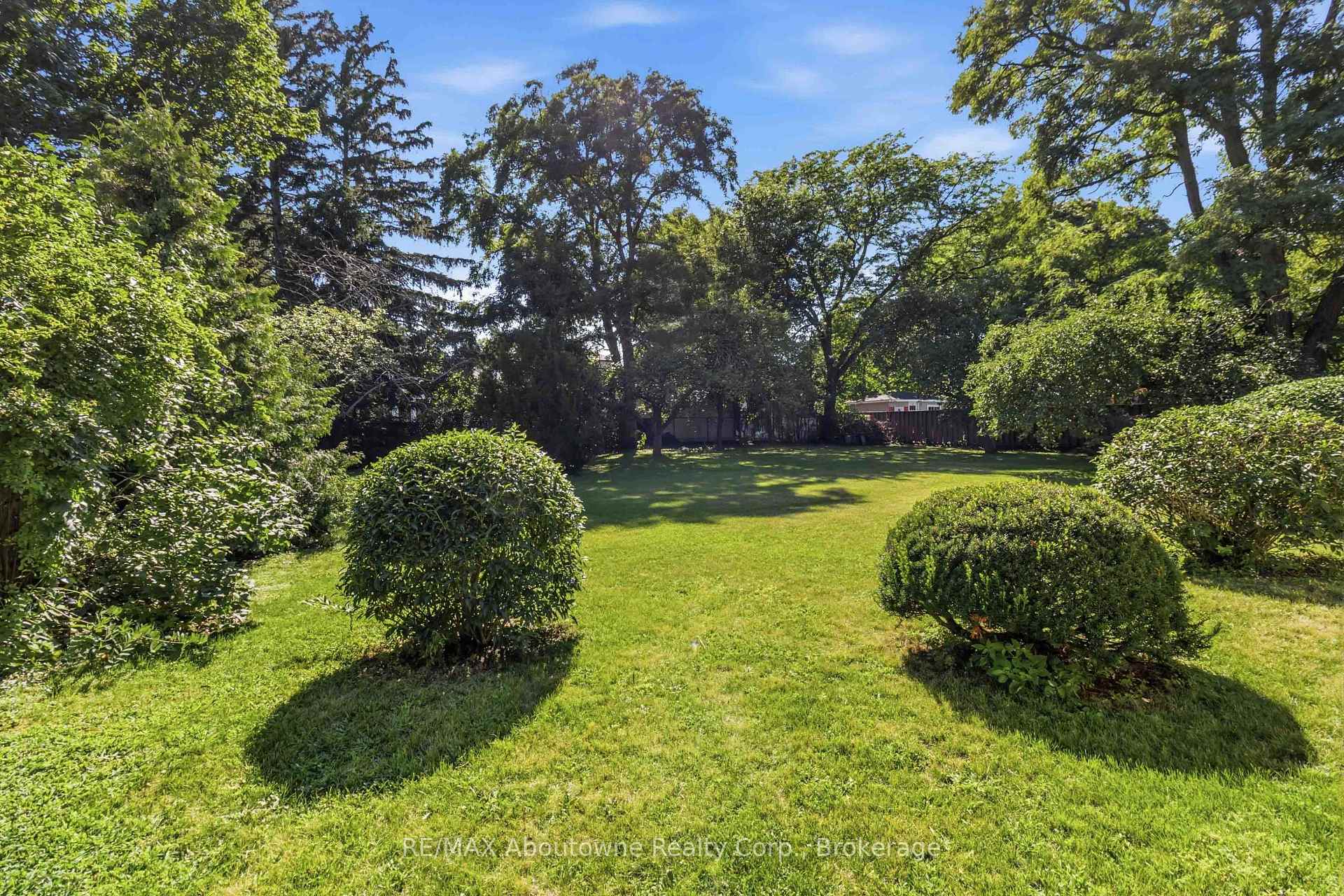 Photo 33 of 974 Unsworth Avenue, Burlington, Bayview — HOMEH