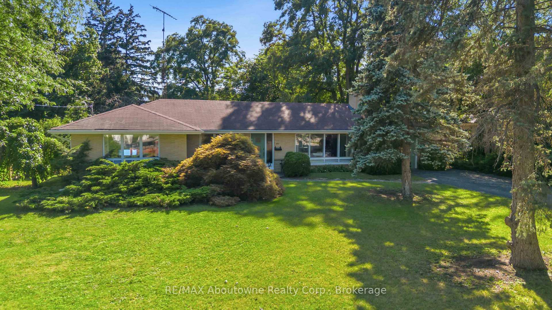 Photo 35 of 974 Unsworth Avenue, Burlington, Bayview — HOMEH