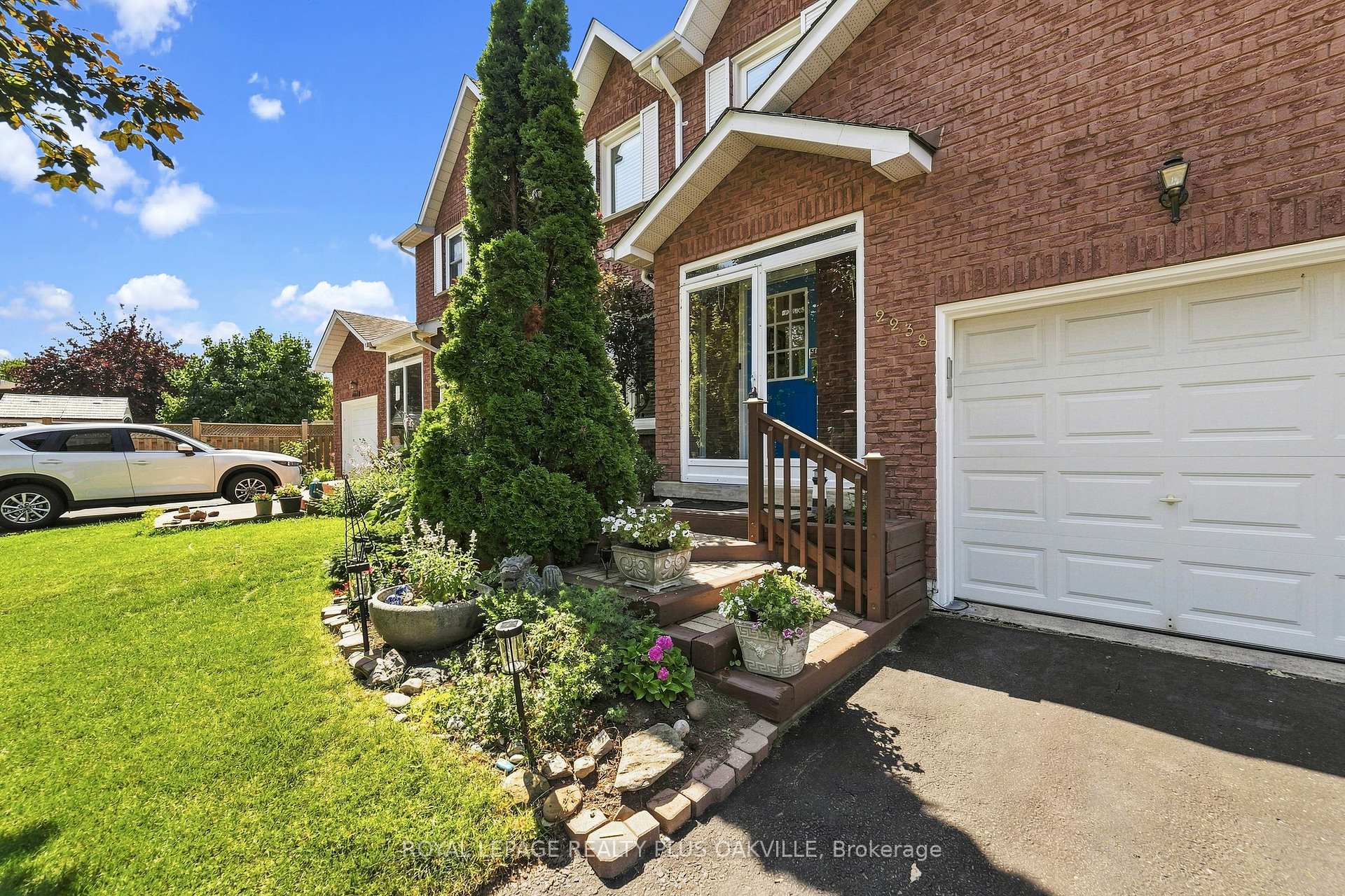 Photo 3 of 2238 MacLennan Drive, Oakville, River Oaks — HOMEH