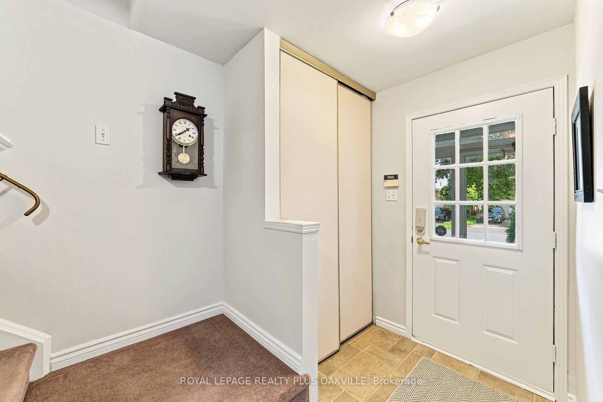 Photo 4 of 2238 MacLennan Drive, Oakville, River Oaks — HOMEH