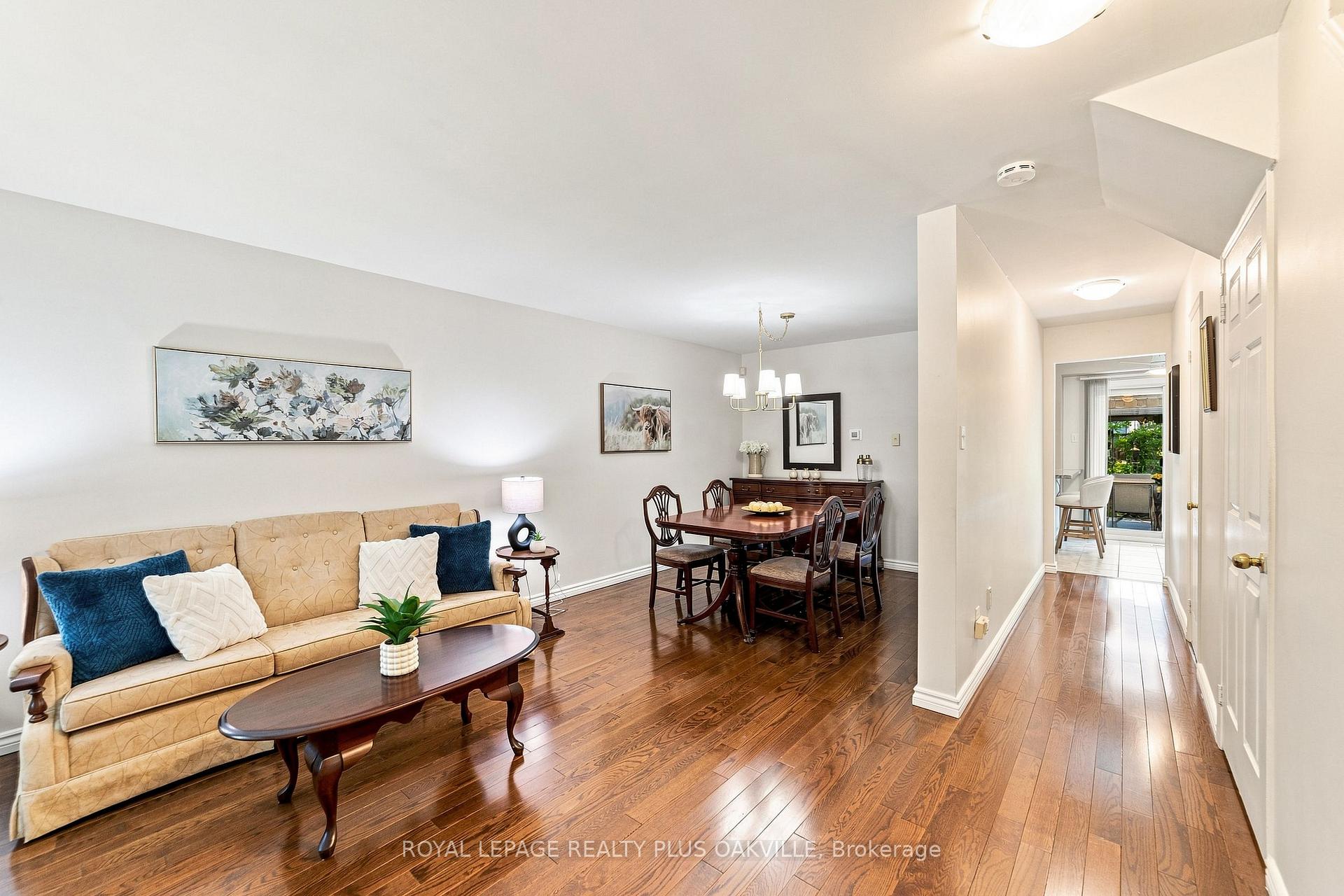 Photo 5 of 2238 MacLennan Drive, Oakville, River Oaks — HOMEH