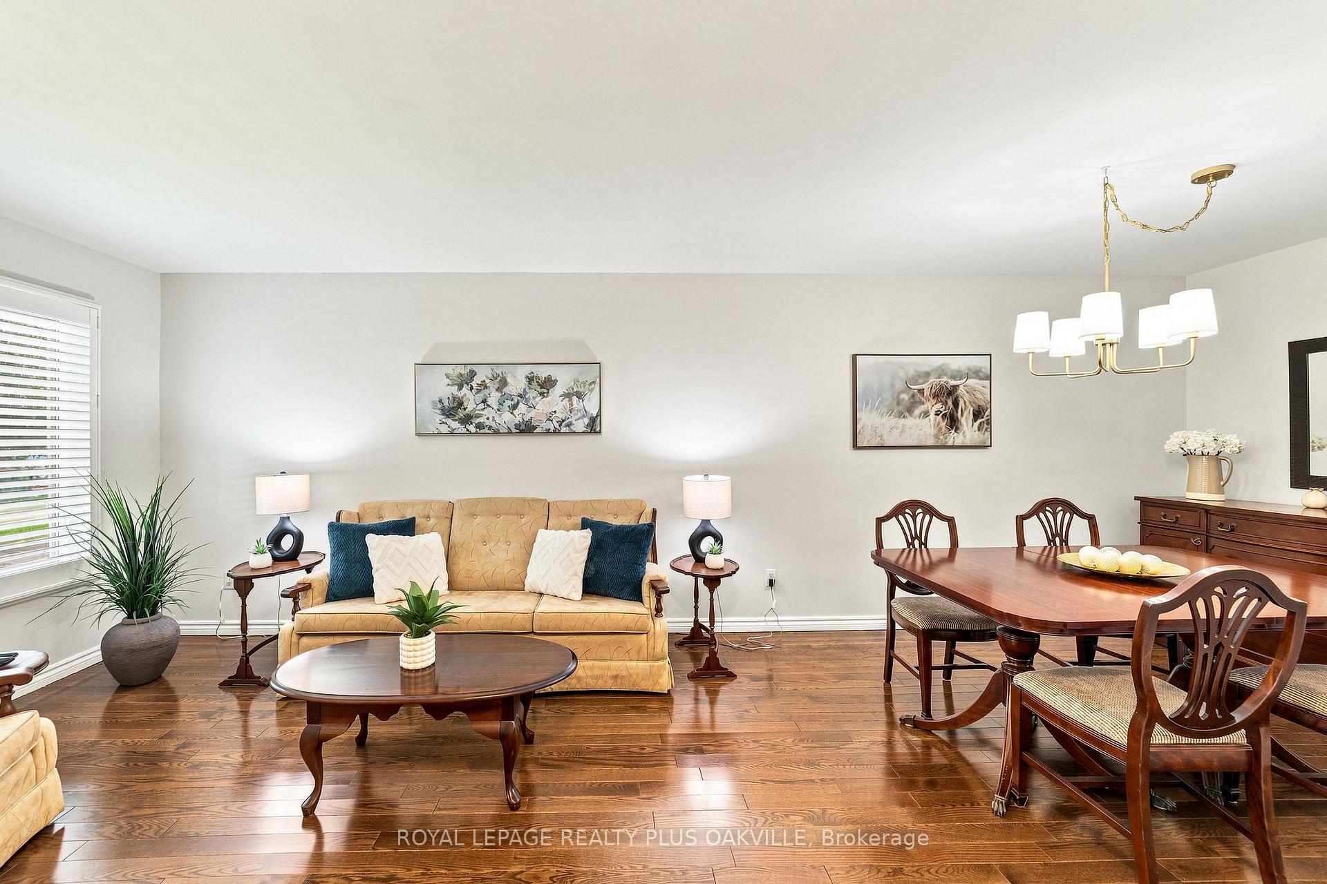 Photo 7 of 2238 MacLennan Drive, Oakville, River Oaks — HOMEH