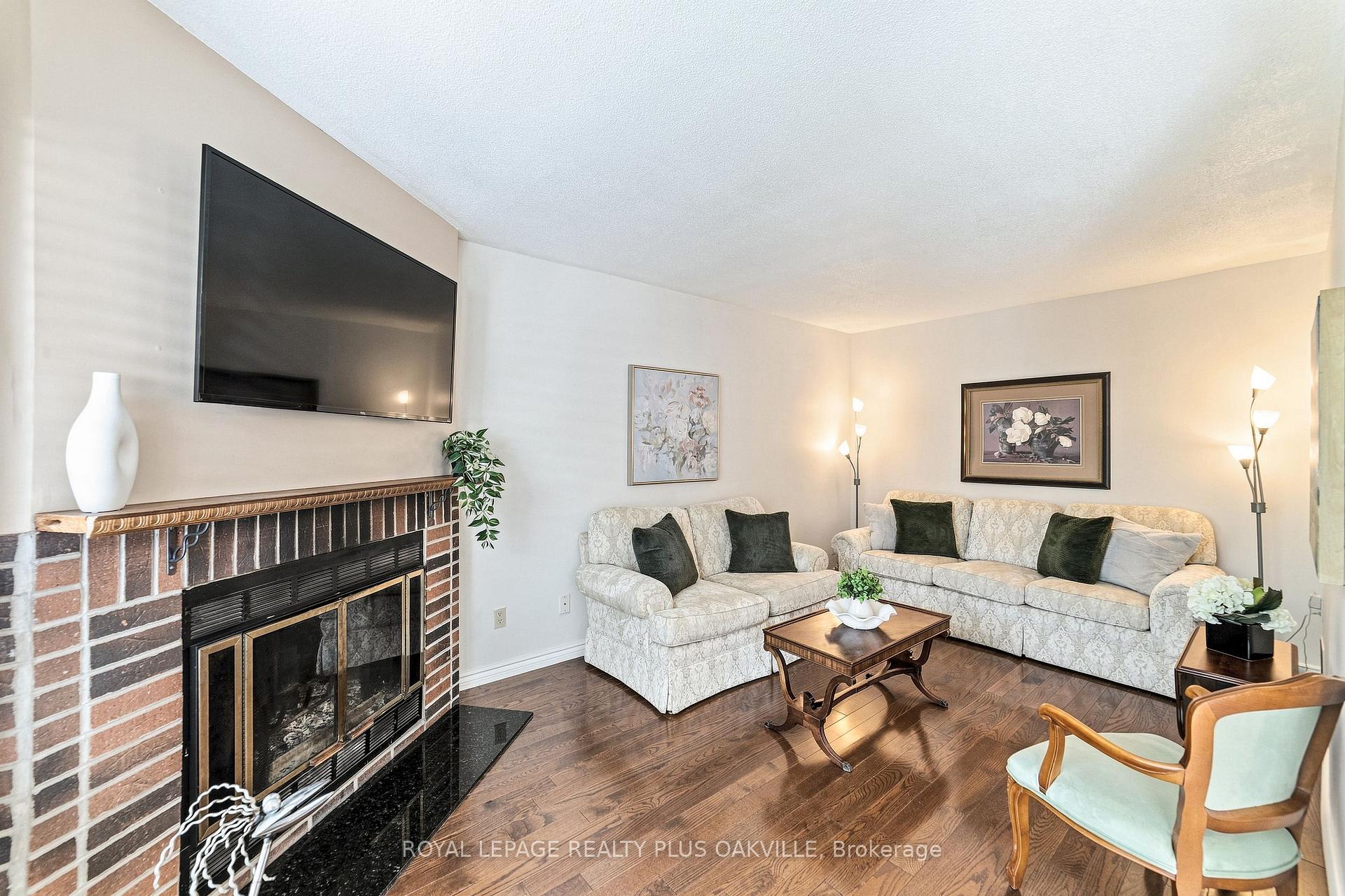 Photo 18 of 2238 MacLennan Drive, Oakville, River Oaks — HOMEH