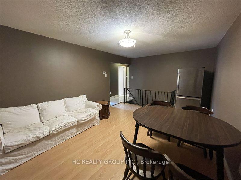 Photo 4 of 84 Daleview Crescent, London, North G — HOMEH