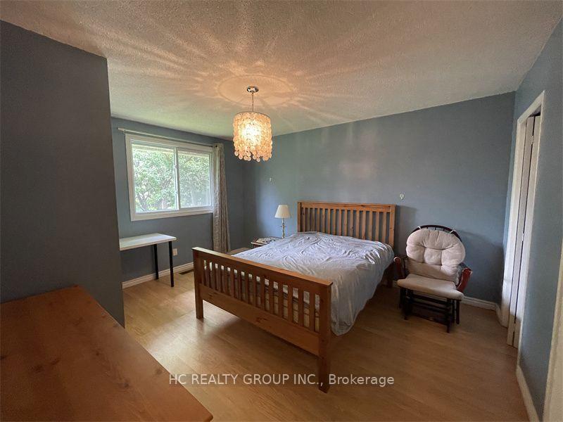 Photo 5 of 84 Daleview Crescent, London, North G — HOMEH