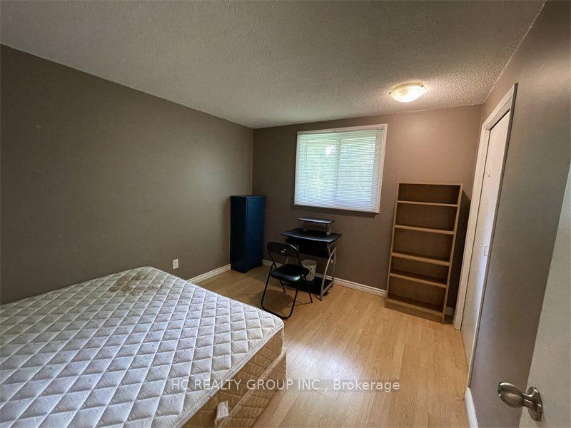 Photo 6 of 84 Daleview Crescent, London, North G — HOMEH