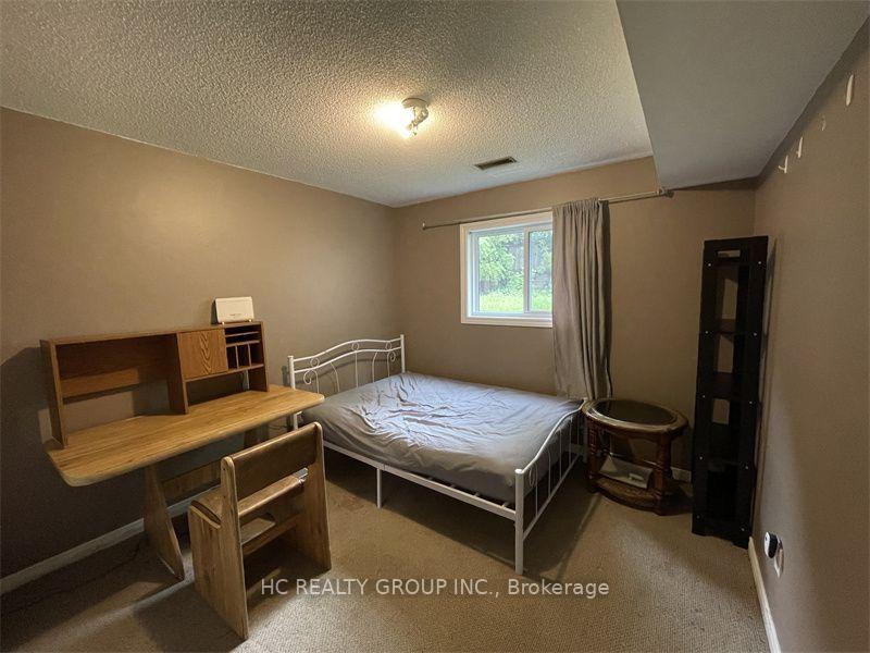 Photo 9 of 84 Daleview Crescent, London, North G — HOMEH