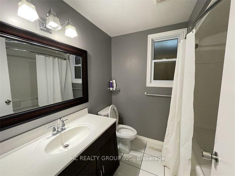 Photo 10 of 84 Daleview Crescent, London, North G — HOMEH
