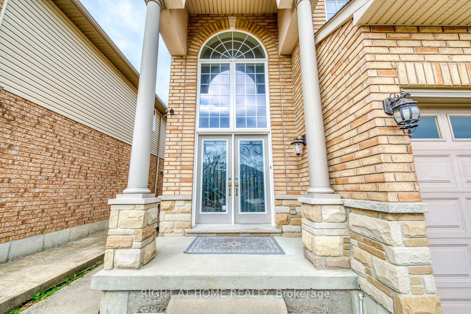 Photo 6 of 38 Assisi Street, Hamilton, Broughton — HOMEH