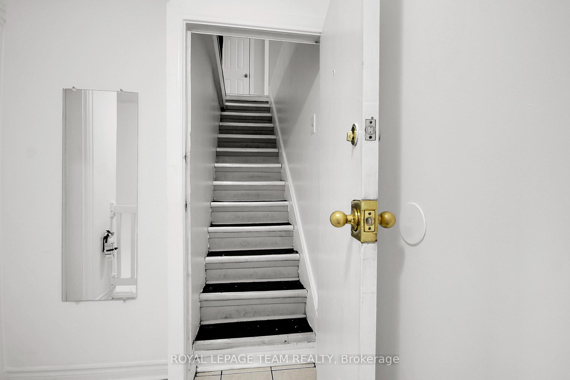 Photo 6 of Unit 5, 4 Eccles Street, Ottawa, West Centre Town — HOMEH