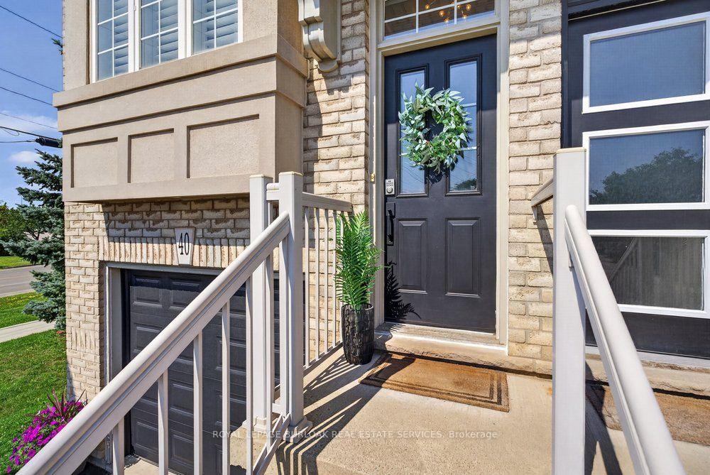 Photo 2 of Unit 40, 5080 Fairview Street, Burlington, Appleby — HOMEH