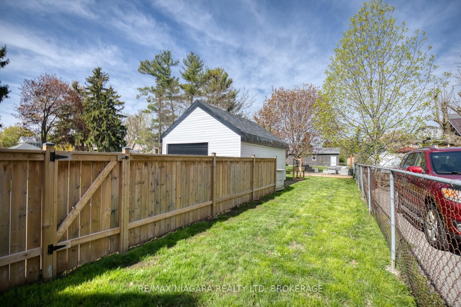 Photo 8 of 168 Steele Street, Port Colborne, Sugarloaf — HOMEH