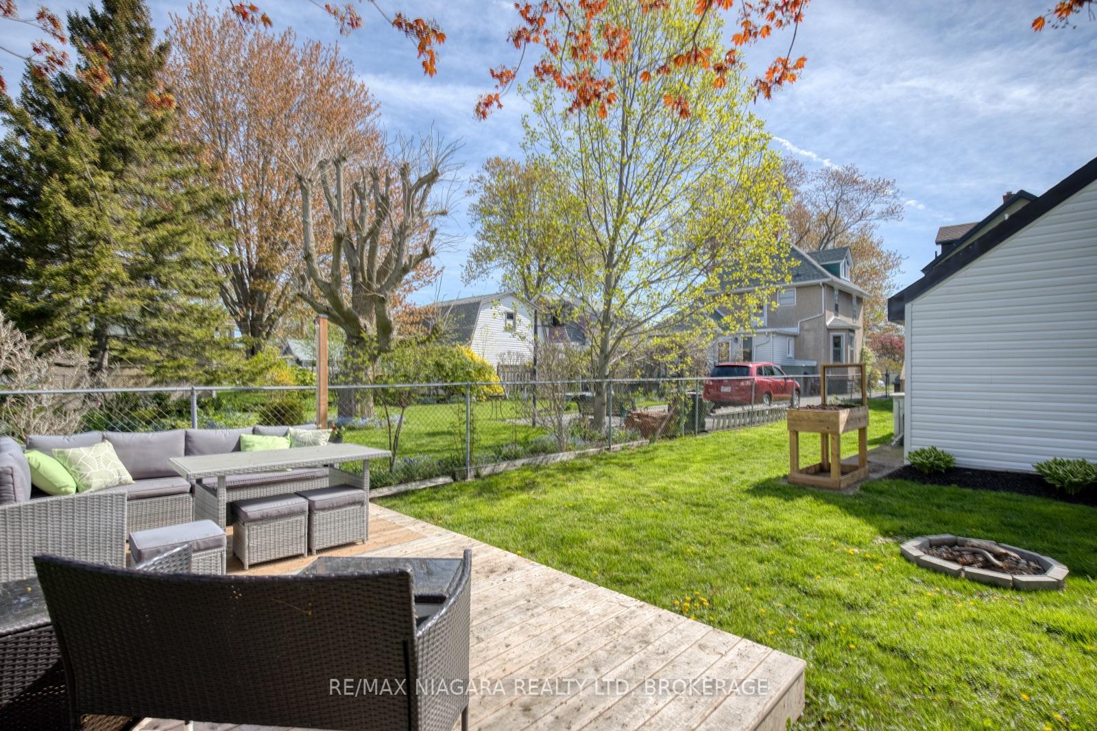 Photo 12 of 168 Steele Street, Port Colborne, Sugarloaf — HOMEH