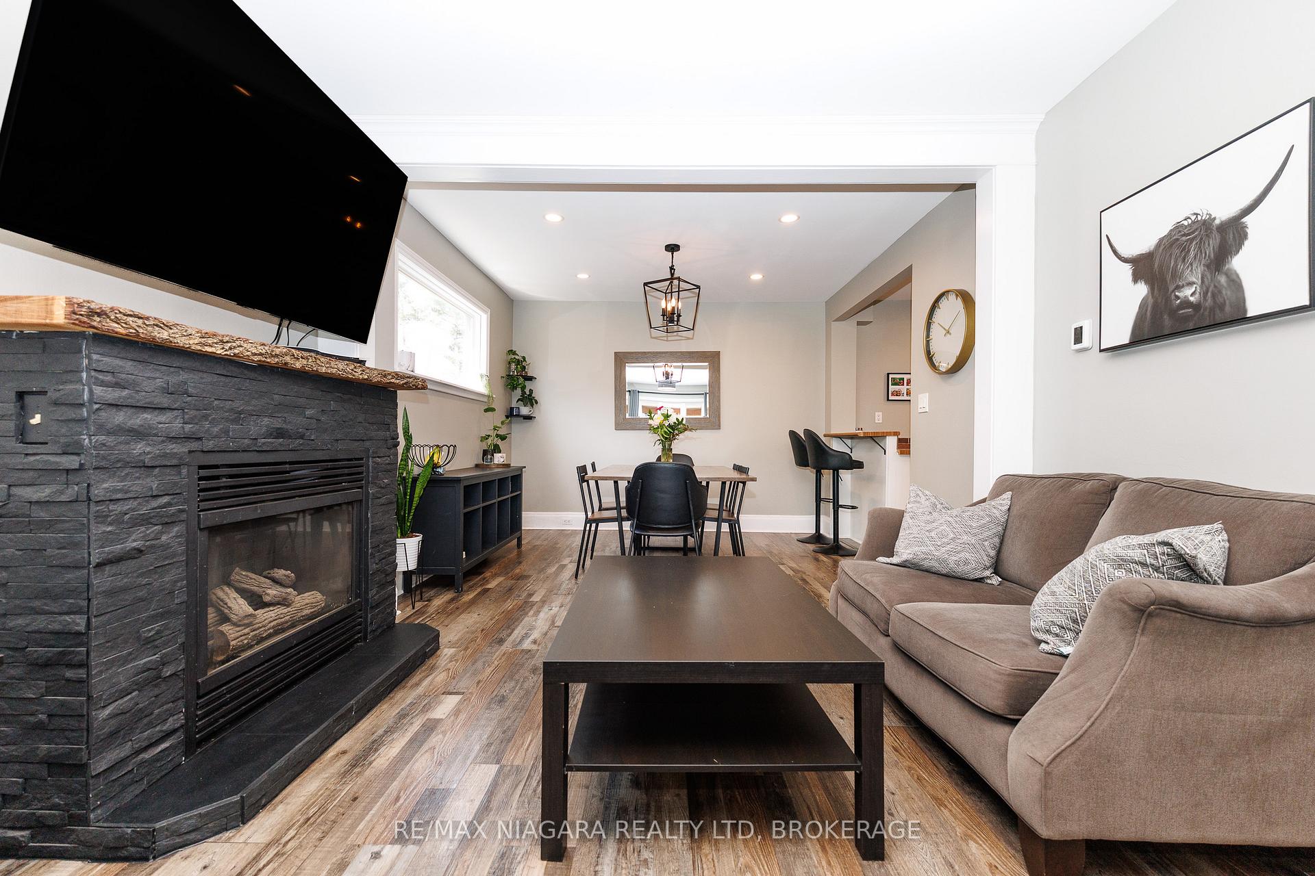 Photo 15 of 168 Steele Street, Port Colborne, Sugarloaf — HOMEH
