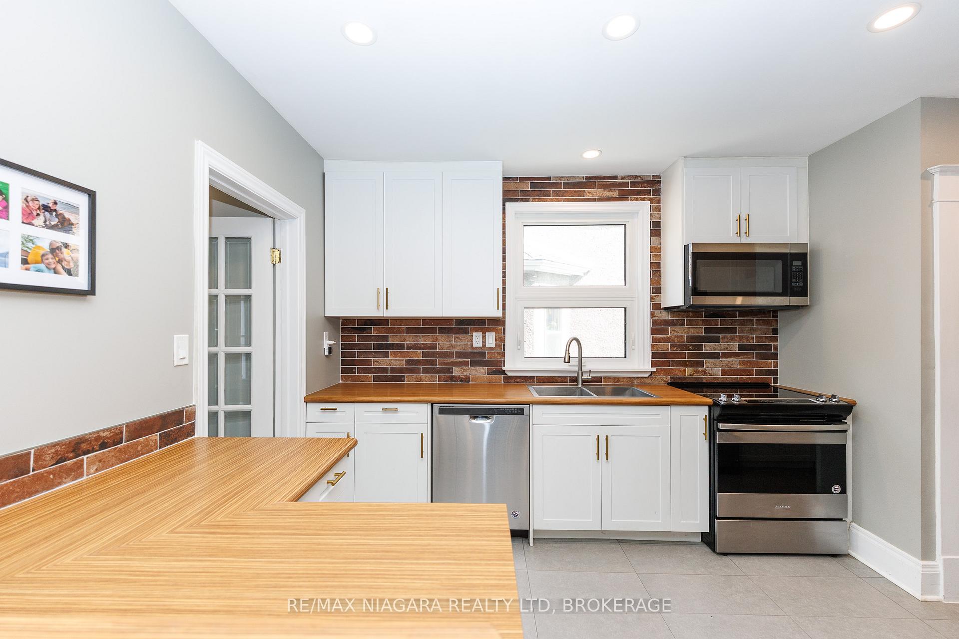 Photo 20 of 168 Steele Street, Port Colborne, Sugarloaf — HOMEH