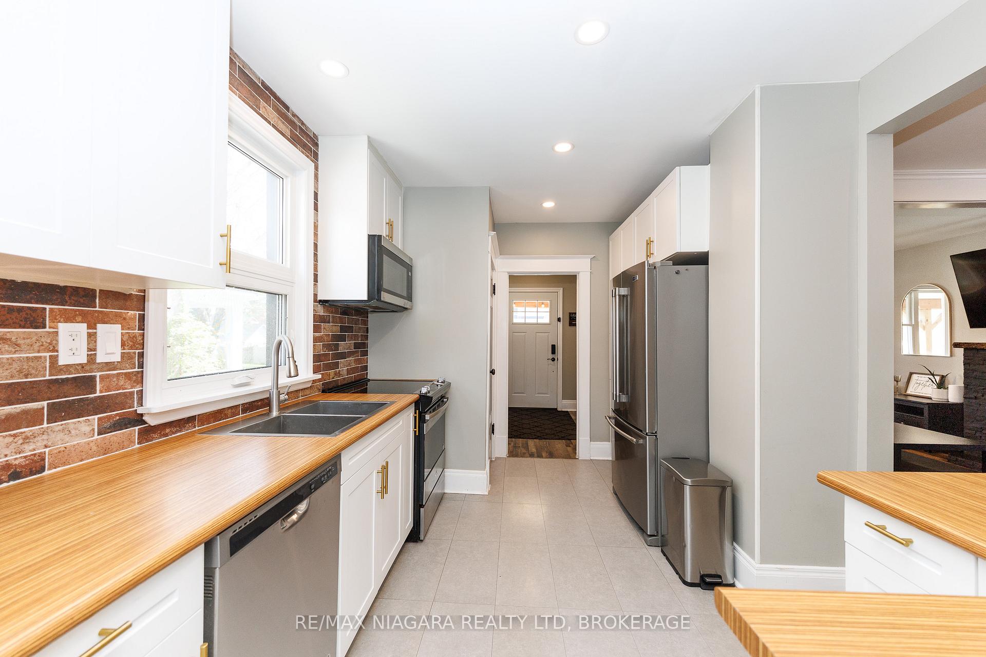 Photo 21 of 168 Steele Street, Port Colborne, Sugarloaf — HOMEH