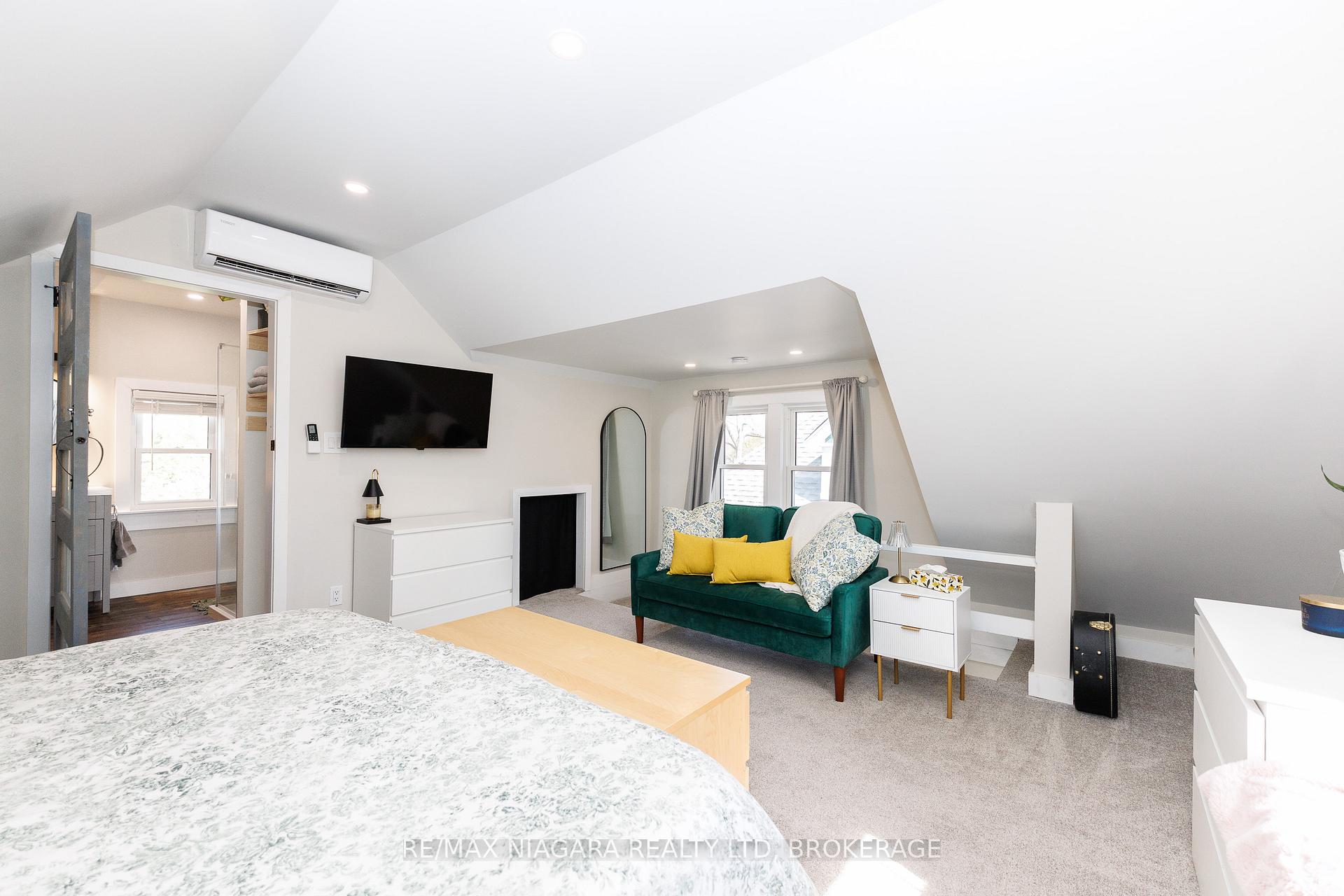 Photo 33 of 168 Steele Street, Port Colborne, Sugarloaf — HOMEH