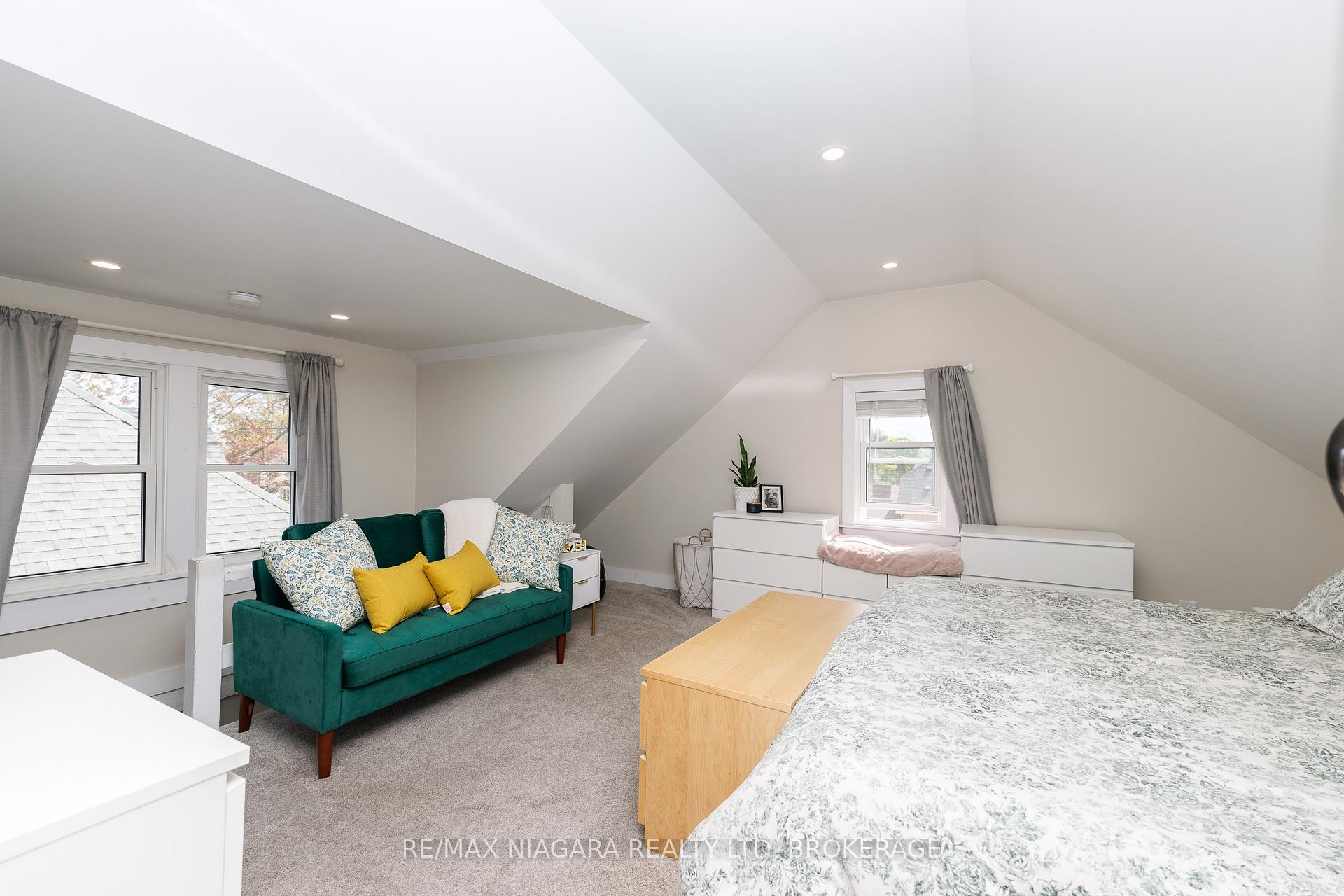 Photo 36 of 168 Steele Street, Port Colborne, Sugarloaf — HOMEH