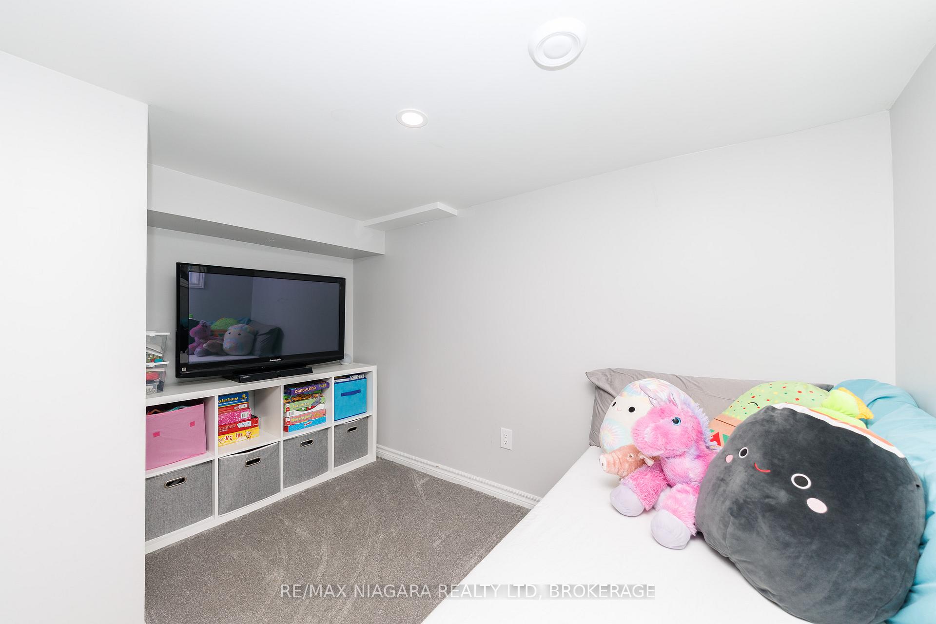 Photo 37 of 168 Steele Street, Port Colborne, Sugarloaf — HOMEH