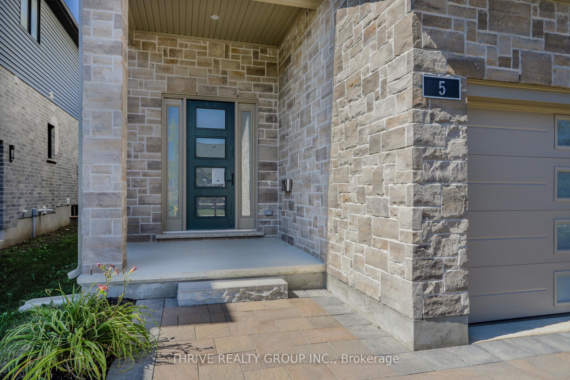 Photo 2 of Unit 5, 1061 Eagletrace Drive, London, North S — HOMEH