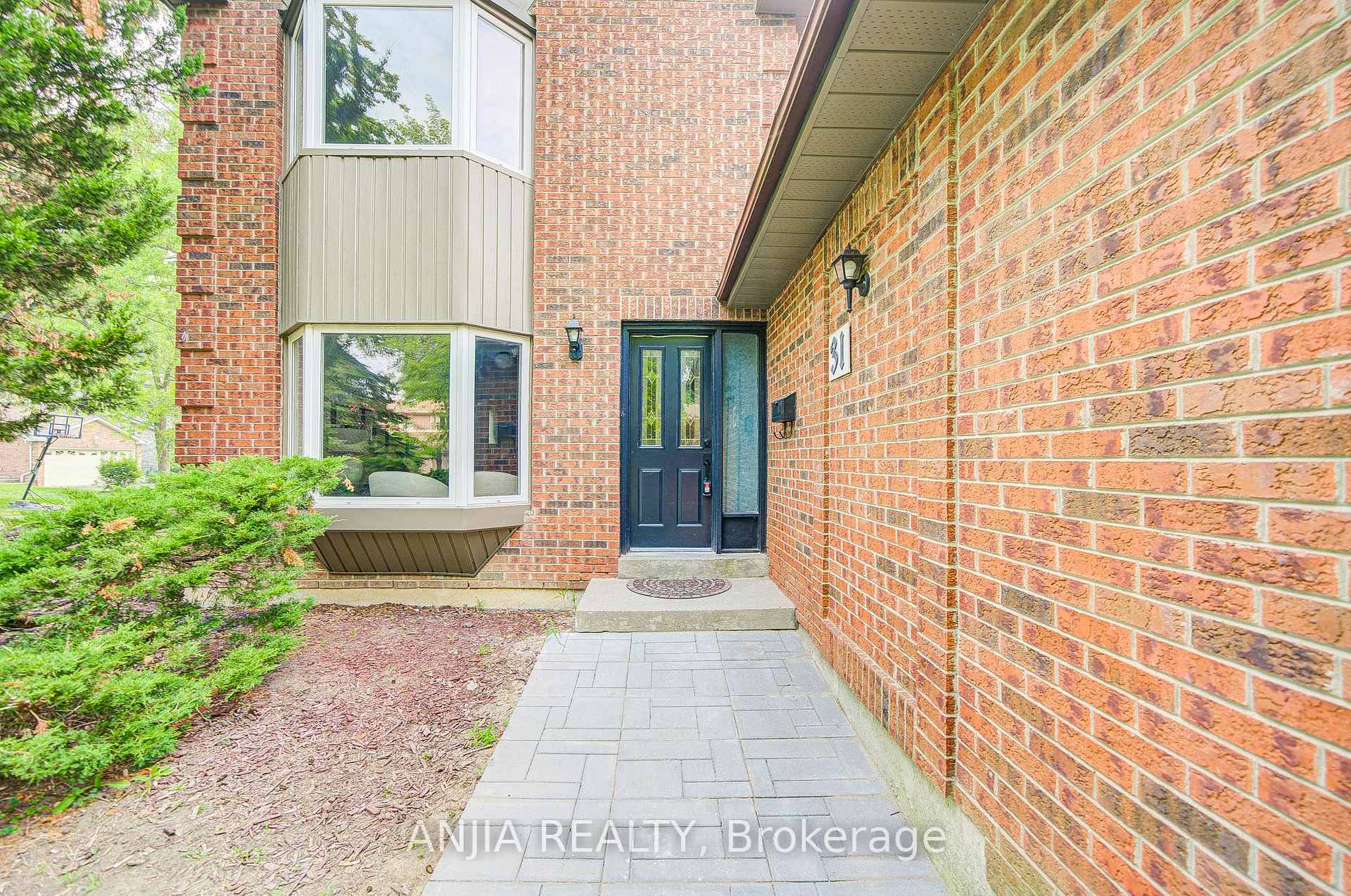 Photo 2 of 31 Spanhouse Crescent, Markham, Unionville — HOMEH