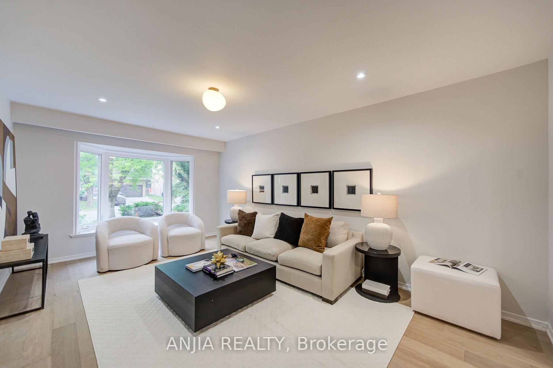 Photo 6 of 31 Spanhouse Crescent, Markham, Unionville — HOMEH