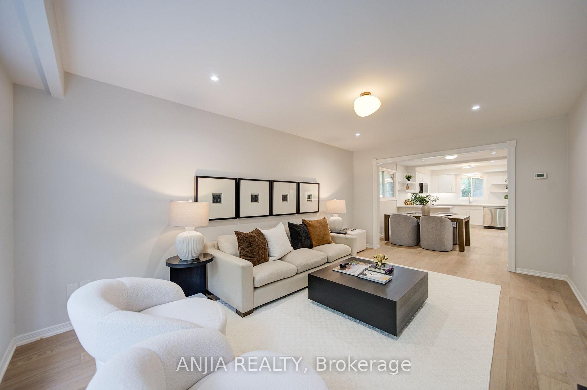 Photo 7 of 31 Spanhouse Crescent, Markham, Unionville — HOMEH