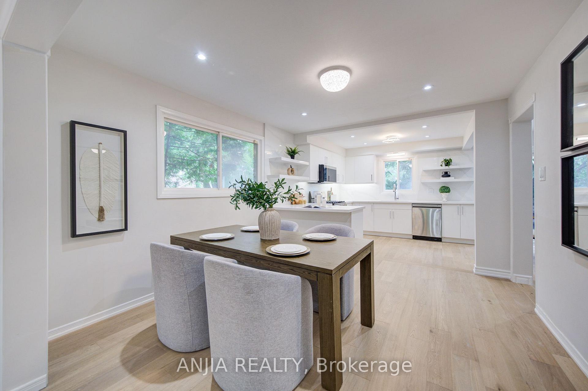 Photo 8 of 31 Spanhouse Crescent, Markham, Unionville — HOMEH