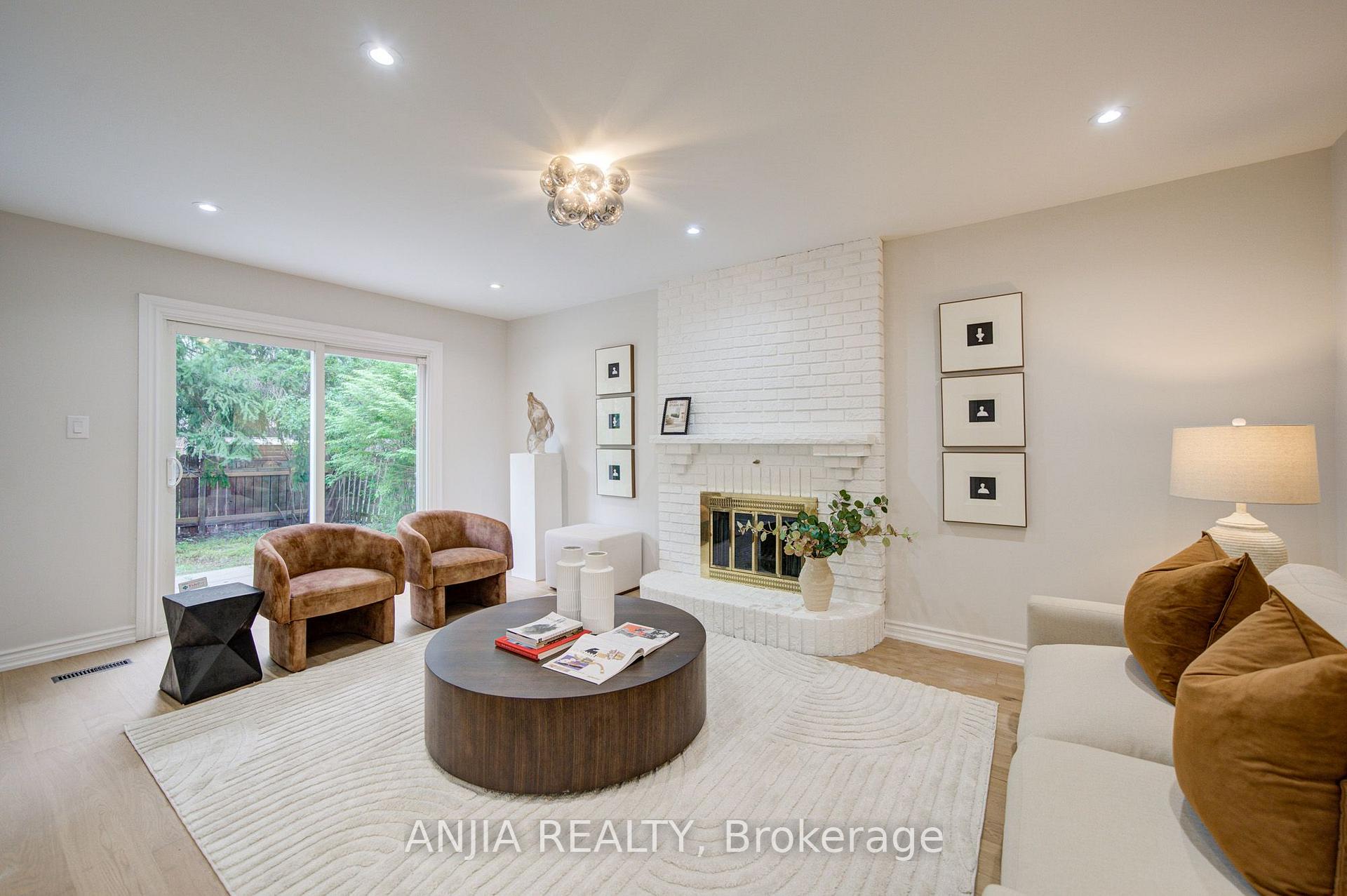 Photo 15 of 31 Spanhouse Crescent, Markham, Unionville — HOMEH