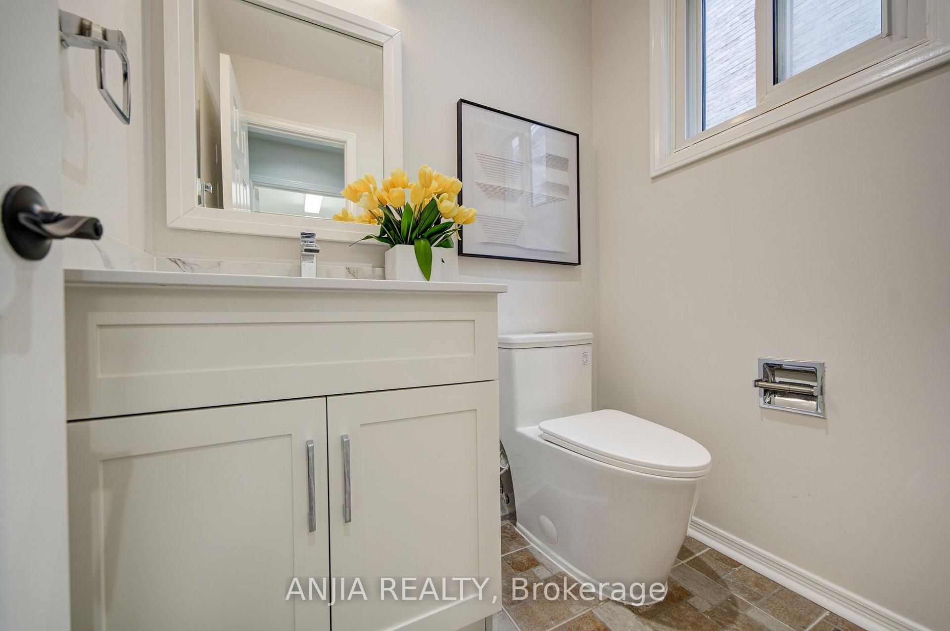 Photo 18 of 31 Spanhouse Crescent, Markham, Unionville — HOMEH