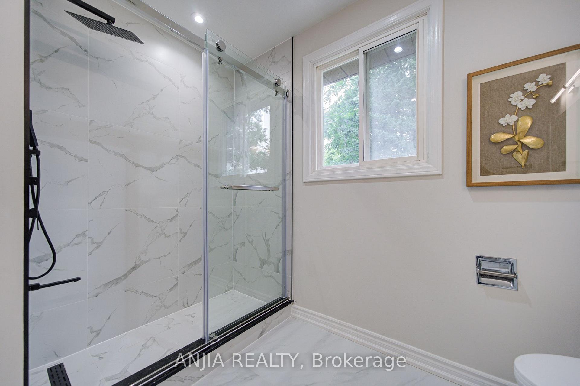 Photo 23 of 31 Spanhouse Crescent, Markham, Unionville — HOMEH
