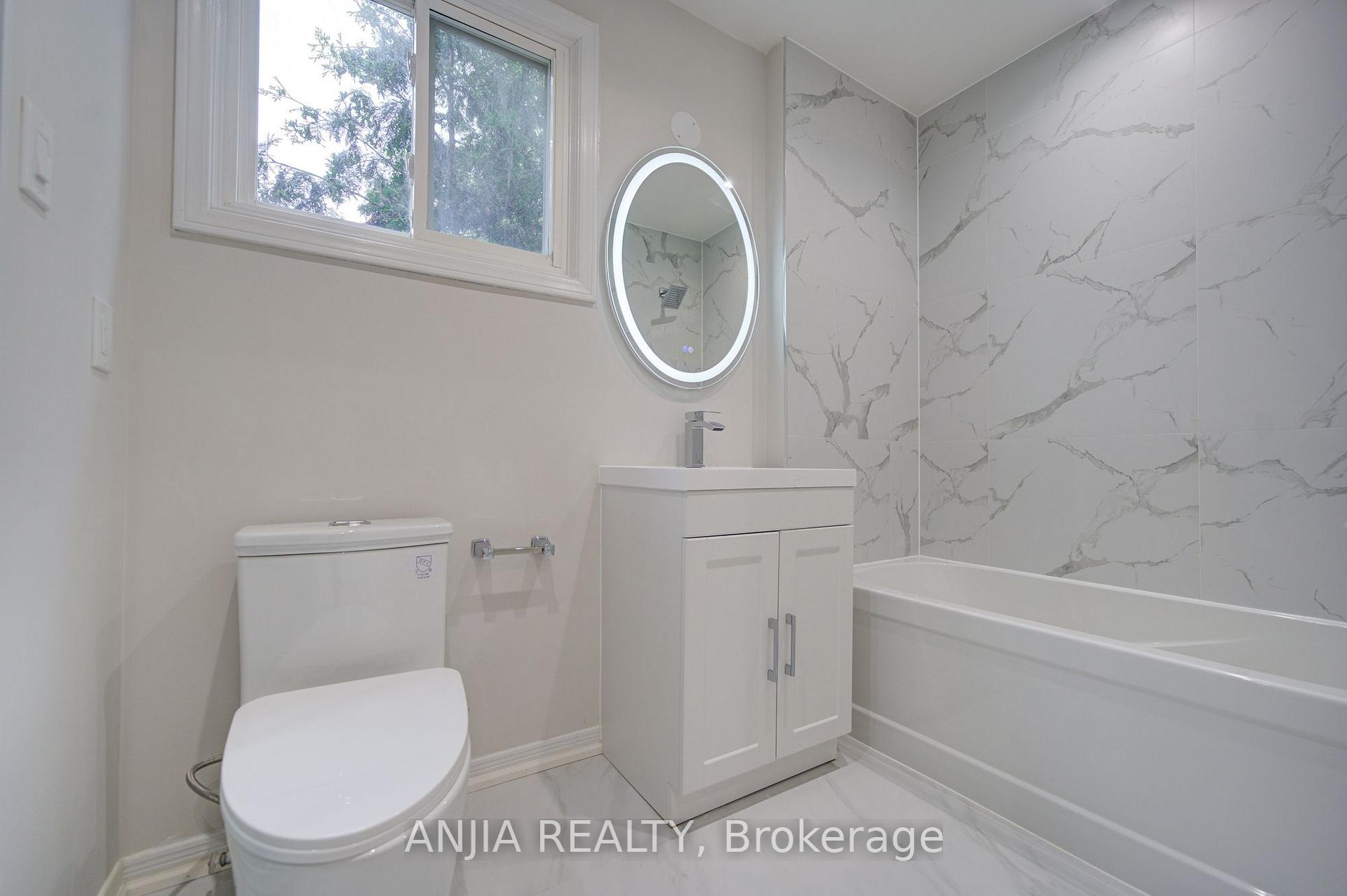 Photo 33 of 31 Spanhouse Crescent, Markham, Unionville — HOMEH