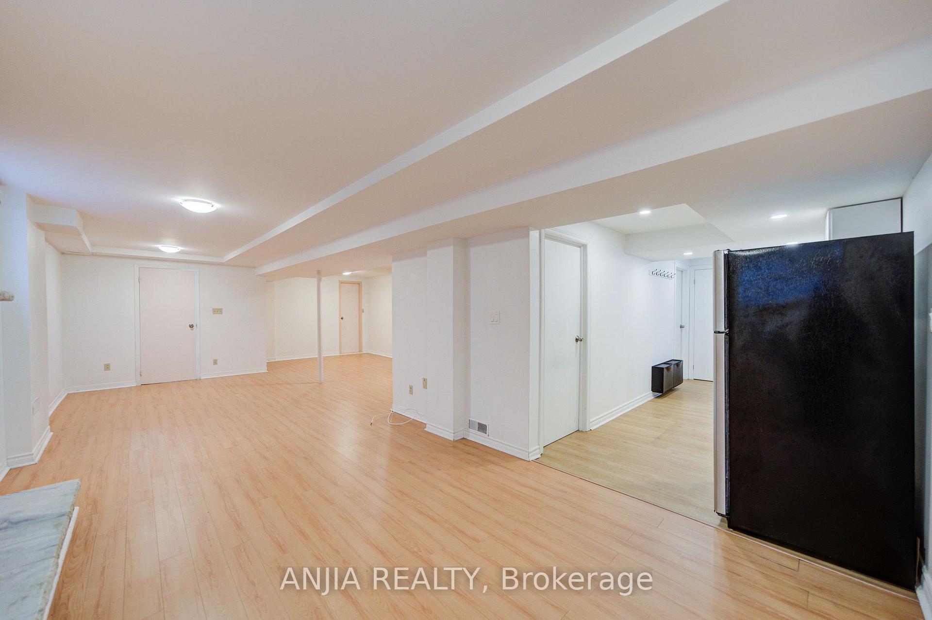 Photo 36 of 31 Spanhouse Crescent, Markham, Unionville — HOMEH