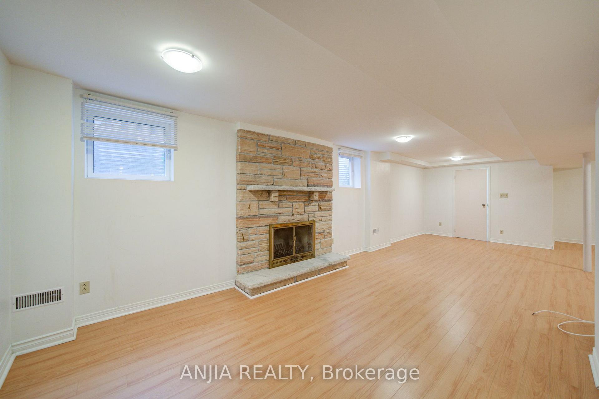 Photo 37 of 31 Spanhouse Crescent, Markham, Unionville — HOMEH