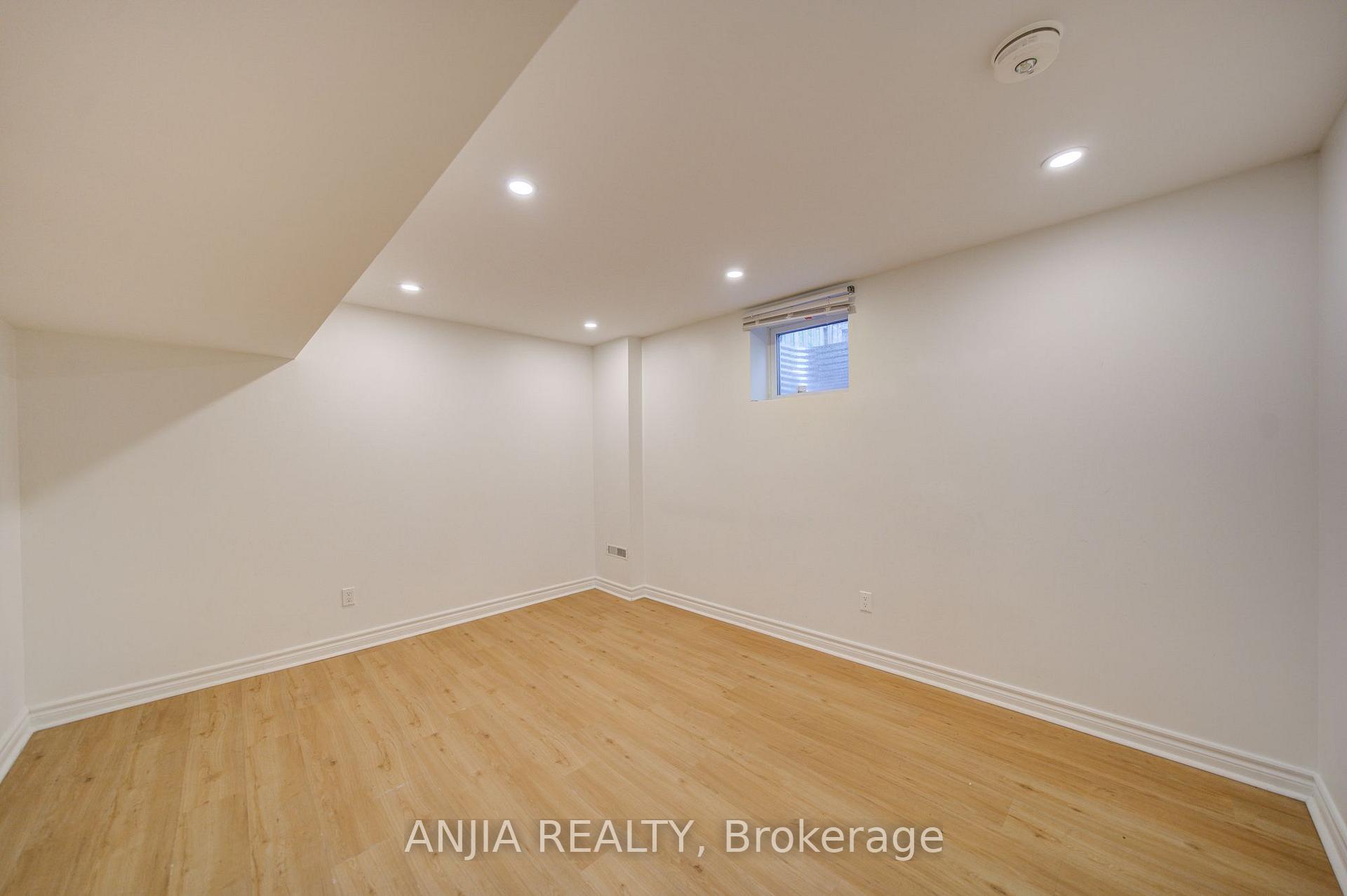 Photo 41 of 31 Spanhouse Crescent, Markham, Unionville — HOMEH