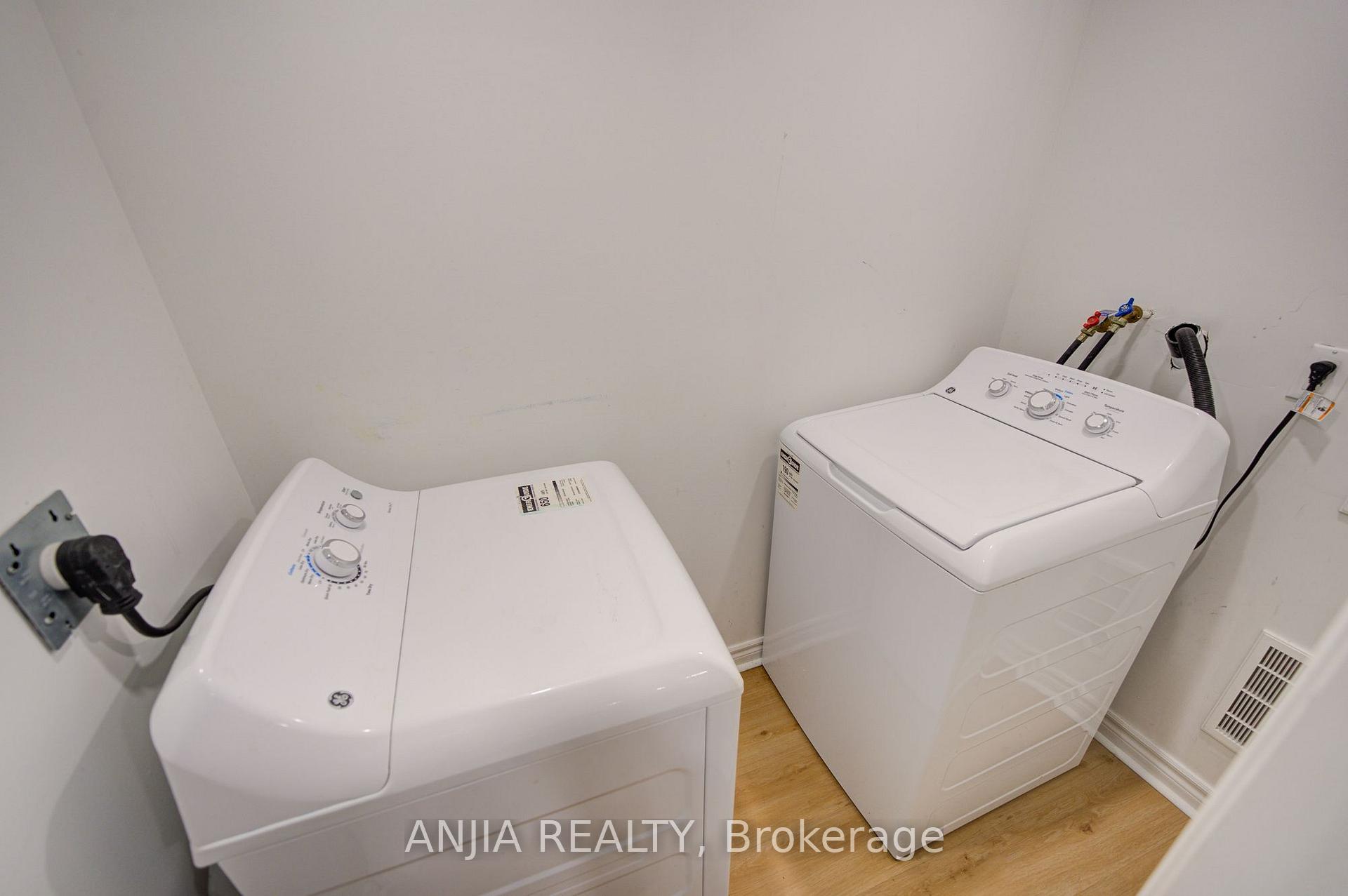 Photo 44 of 31 Spanhouse Crescent, Markham, Unionville — HOMEH