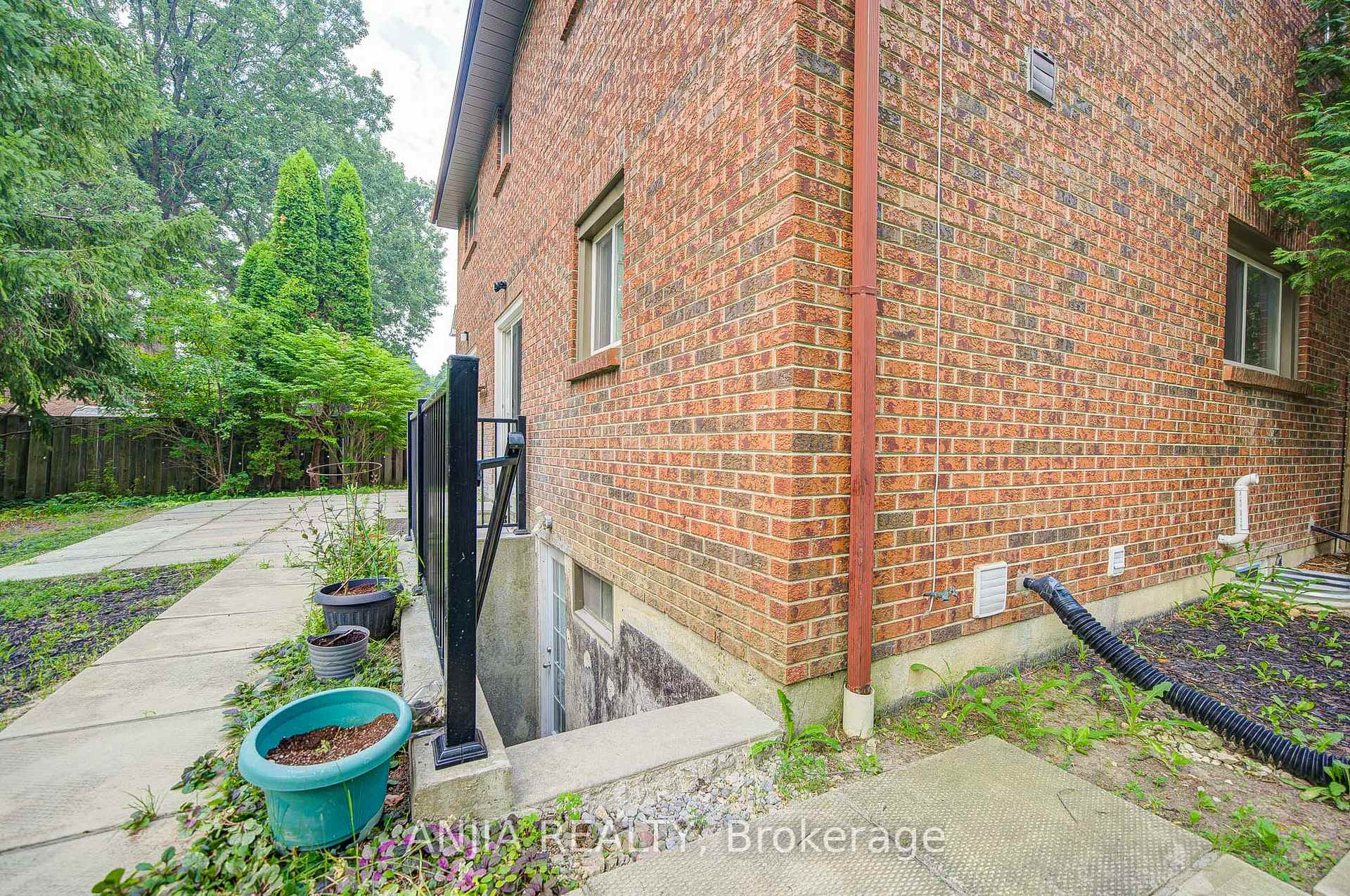 Photo 49 of 31 Spanhouse Crescent, Markham, Unionville — HOMEH