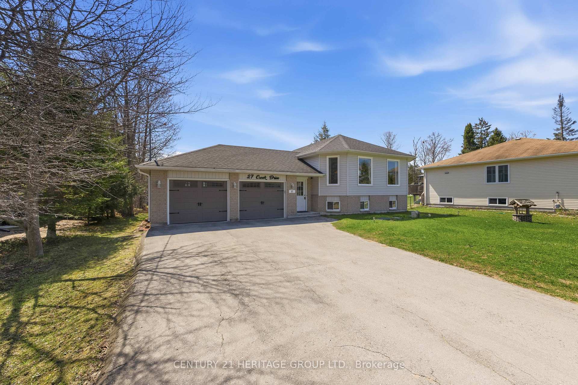 Photo 3 of 27 Creek Drive, Georgina, Pefferlaw — HOMEH