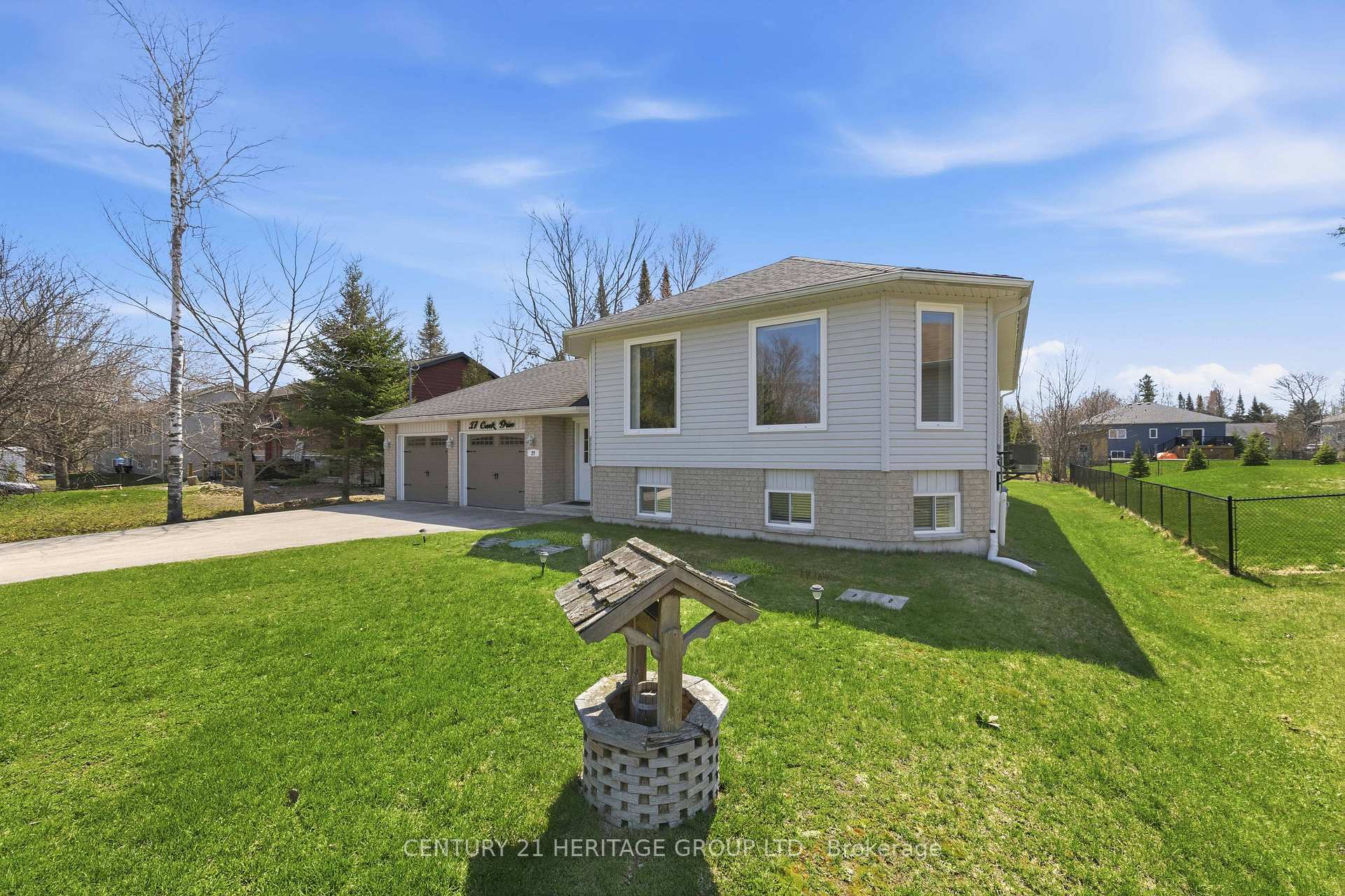 Photo 1 of 27 Creek Drive, Georgina, Pefferlaw — HOMEH