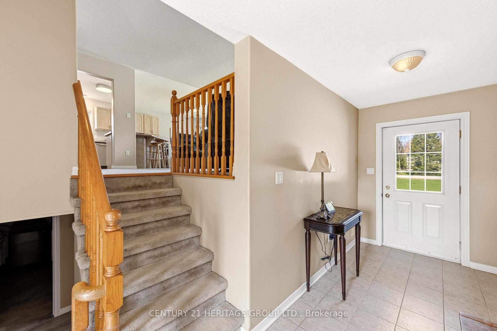 Photo 6 of 27 Creek Drive, Georgina, Pefferlaw — HOMEH