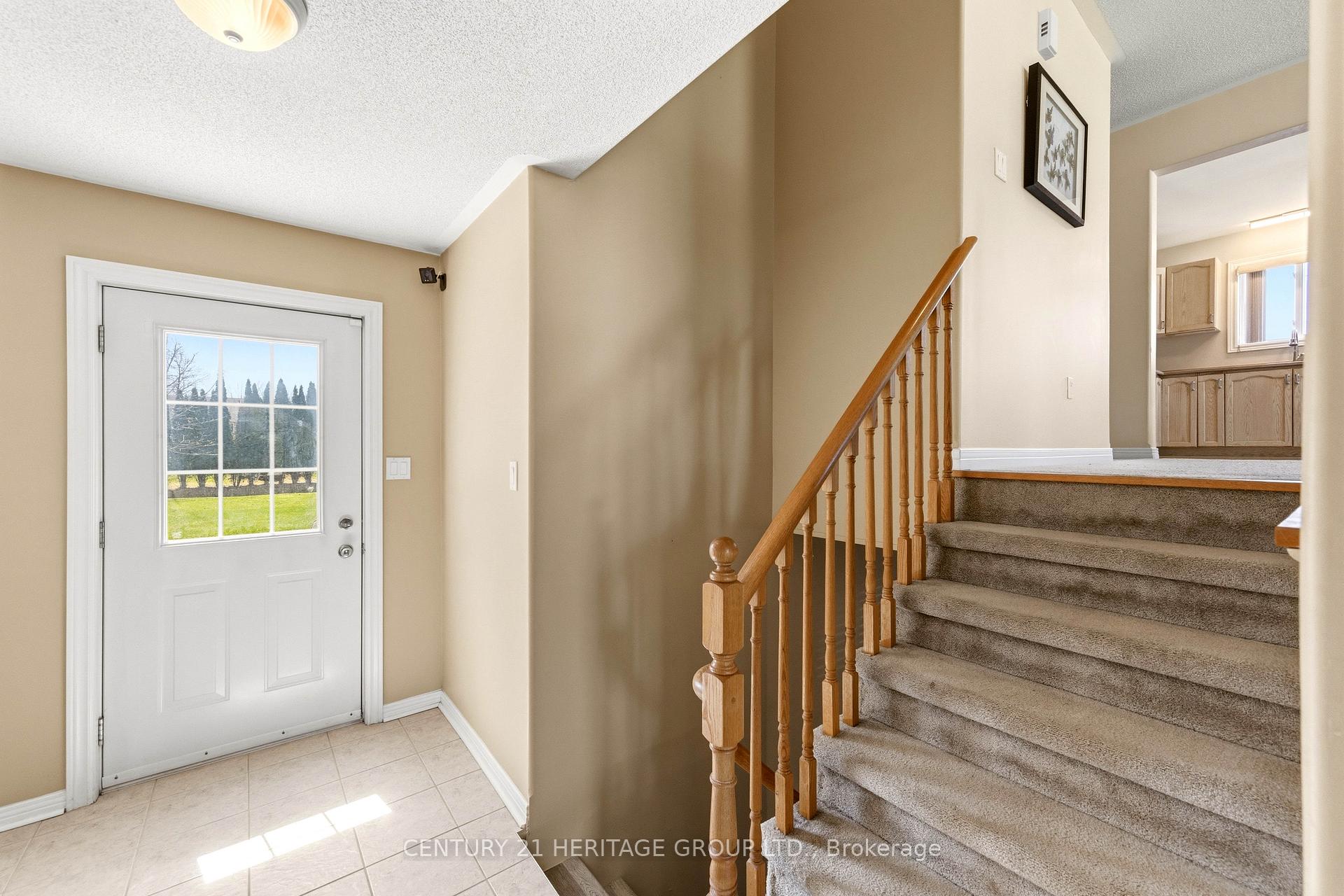 Photo 9 of 27 Creek Drive, Georgina, Pefferlaw — HOMEH