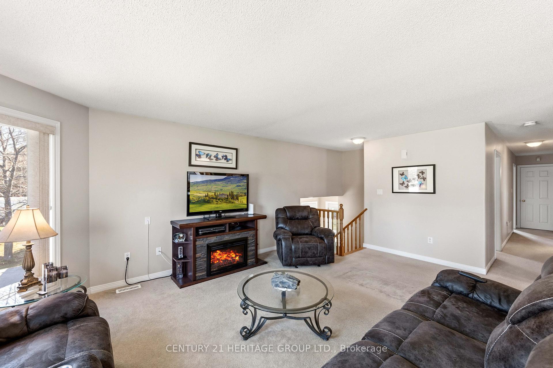 Photo 12 of 27 Creek Drive, Georgina, Pefferlaw — HOMEH