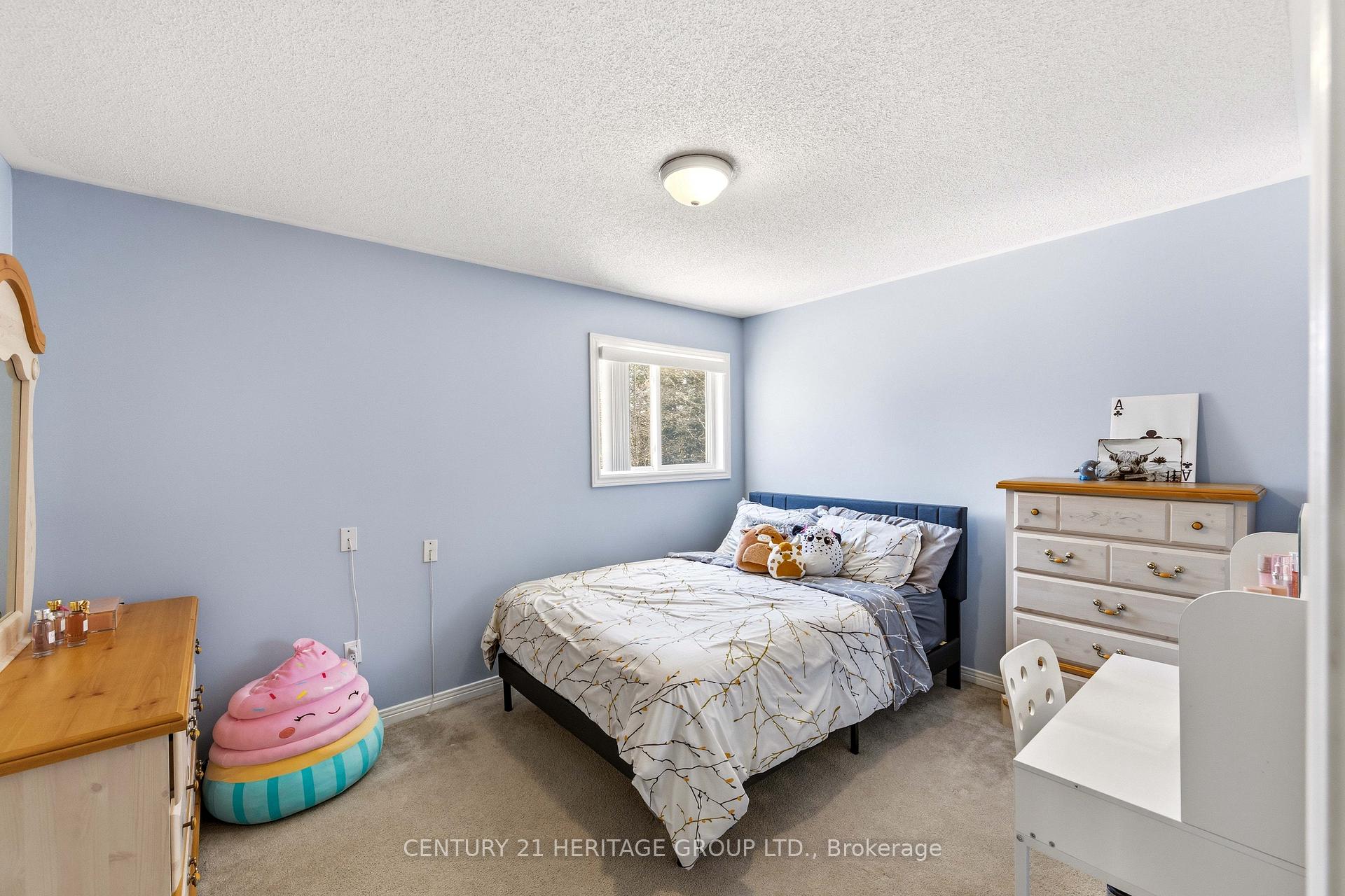 Photo 23 of 27 Creek Drive, Georgina, Pefferlaw — HOMEH