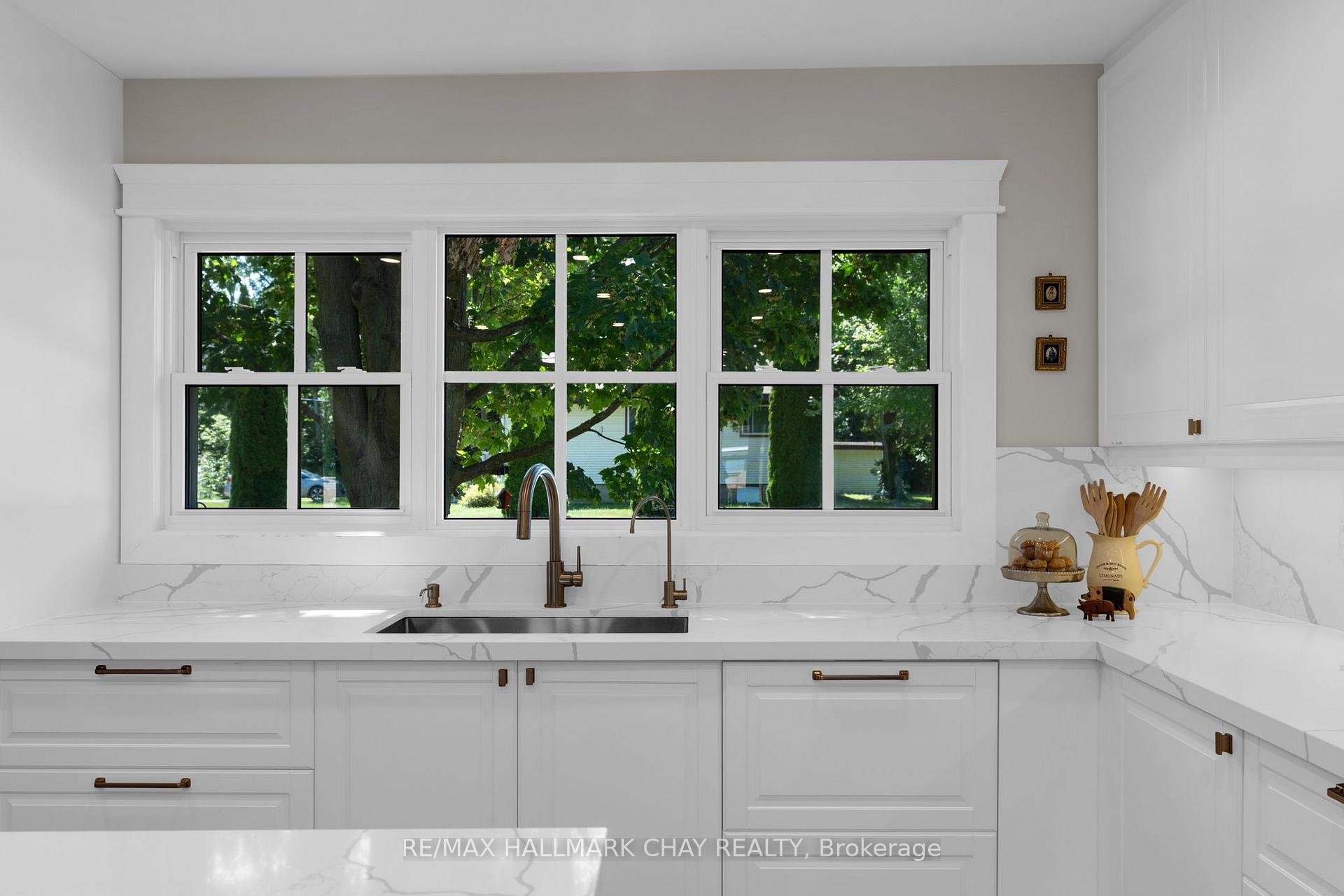 Photo 12 of 26 Edward Street W, Clearview, Creemore — HOMEH