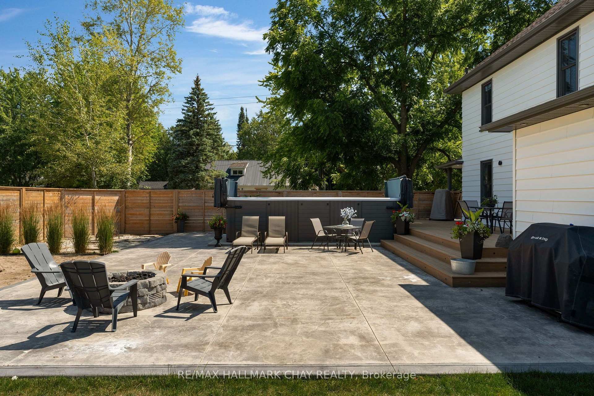 Photo 37 of 26 Edward Street W, Clearview, Creemore — HOMEH