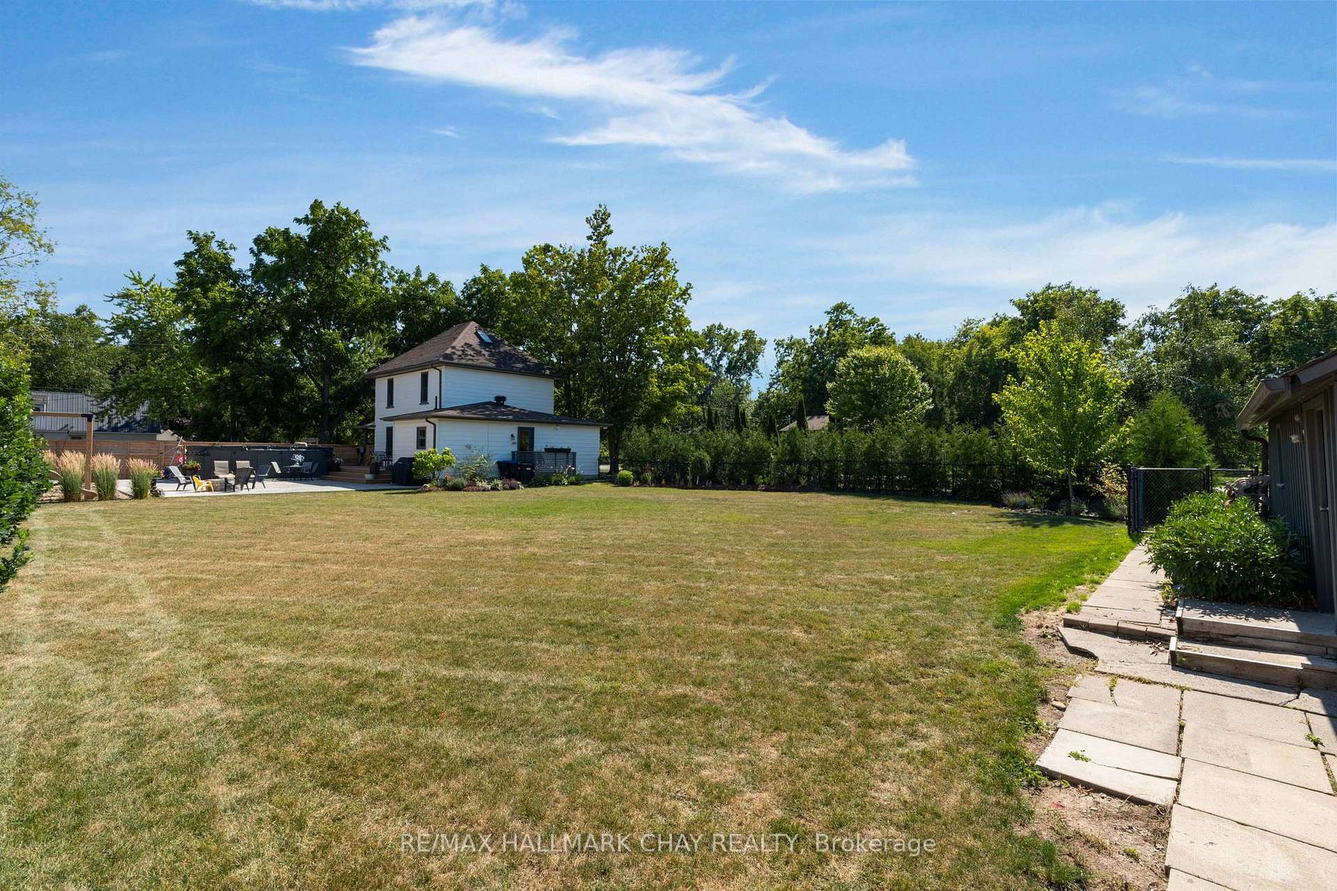 Photo 46 of 26 Edward Street W, Clearview, Creemore — HOMEH