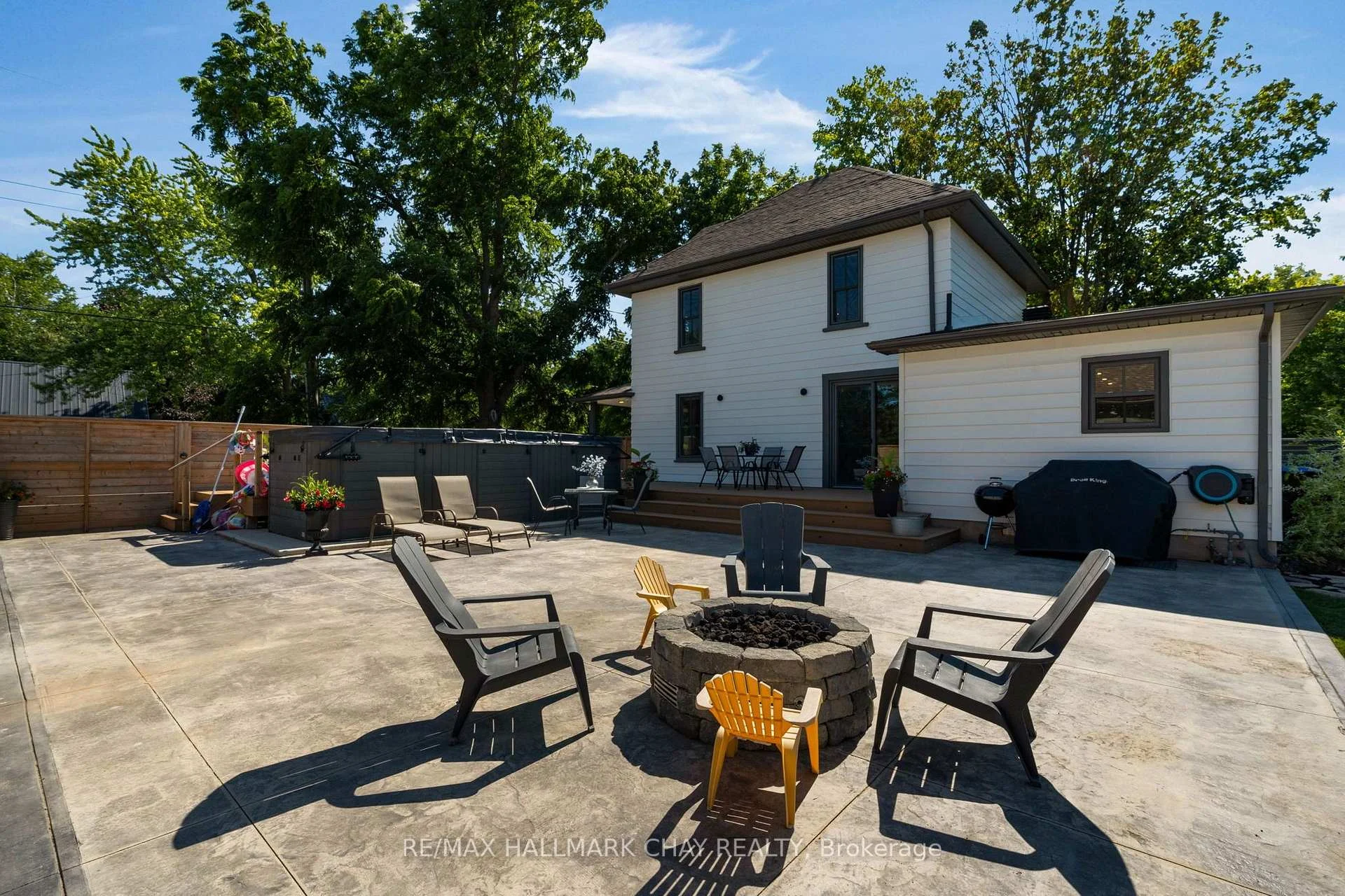Photo 40 of 26 Edward Street W, Clearview, Creemore — HOMEH